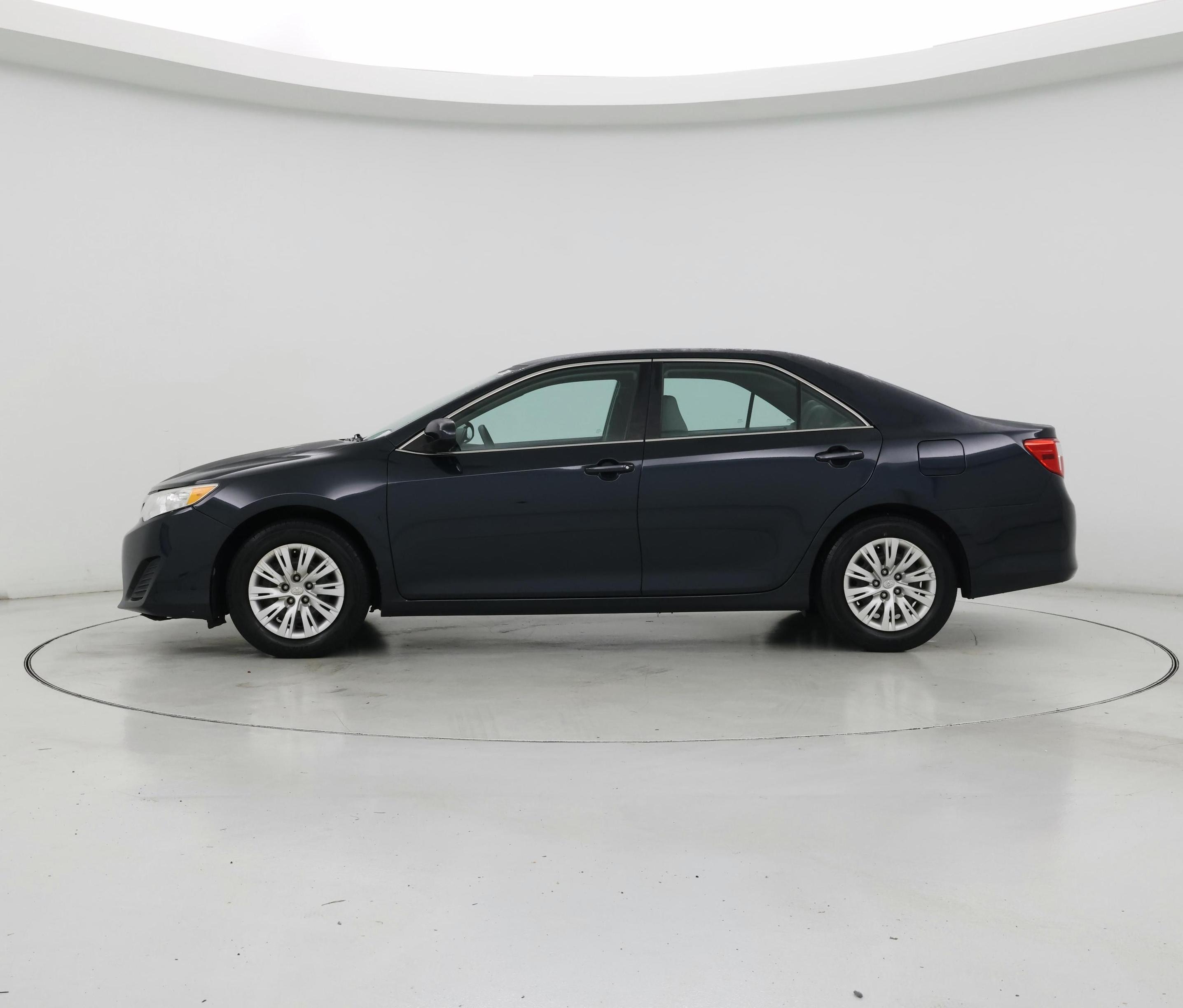 Thumbnail: 2014 Toyota Camry - 3