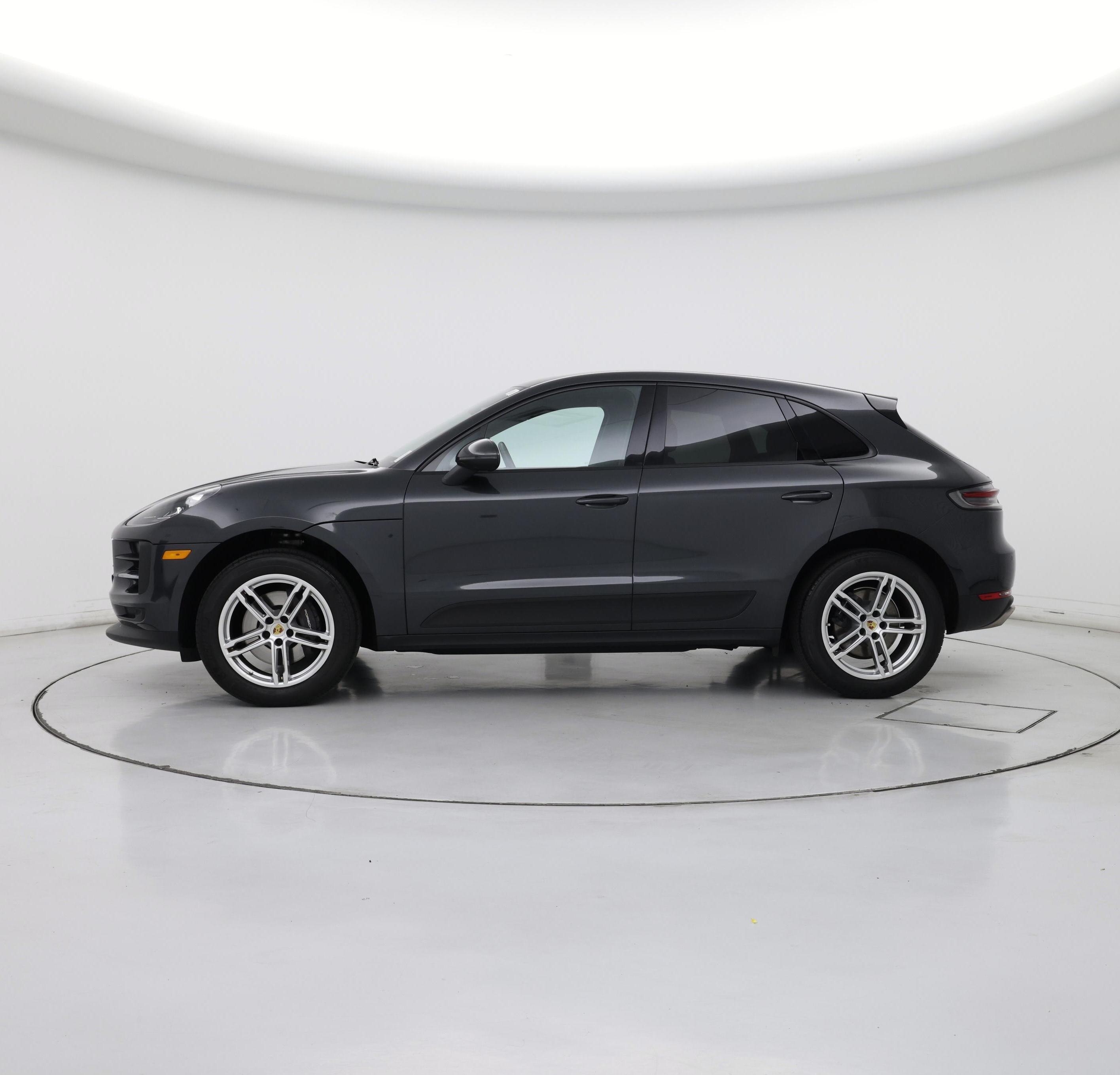 Thumbnail: 2021 Porsche Macan - 3
