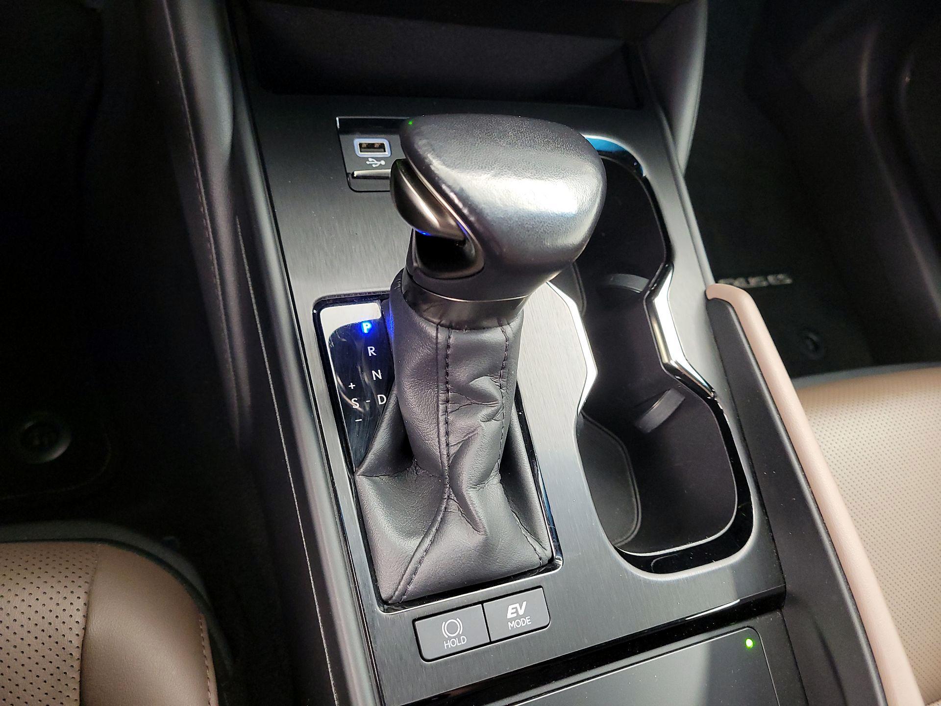 Thumbnail: 2023 Lexus ES - 18