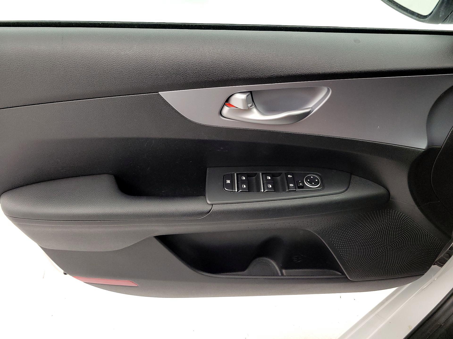 Thumbnail: 2023 Kia Forte - 12