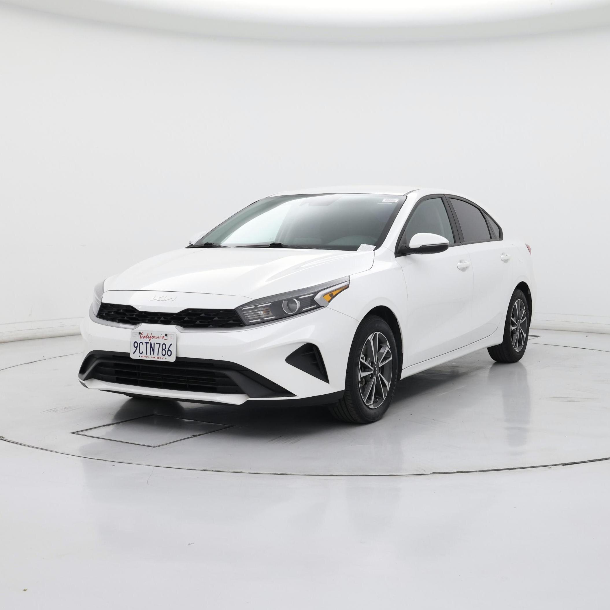 Thumbnail: 2023 Kia Forte - 4