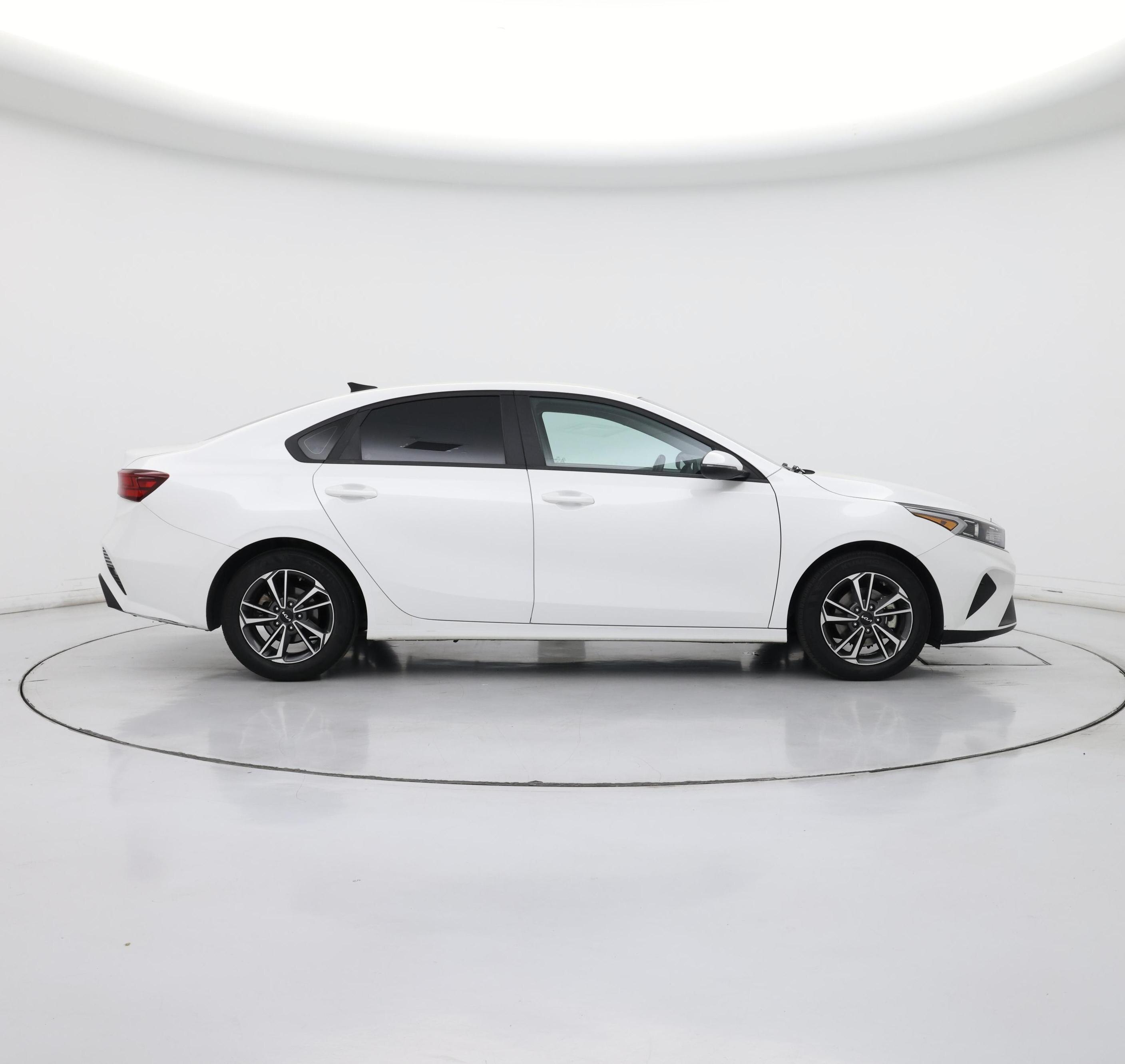 Thumbnail: 2023 Kia Forte - 7