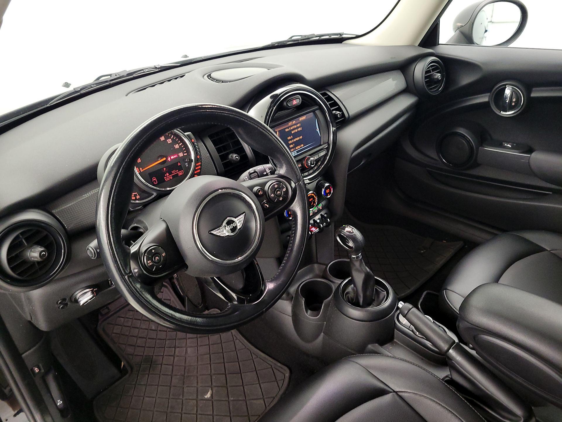 Thumbnail: 2017 MINI Cooper Hardtop - 9