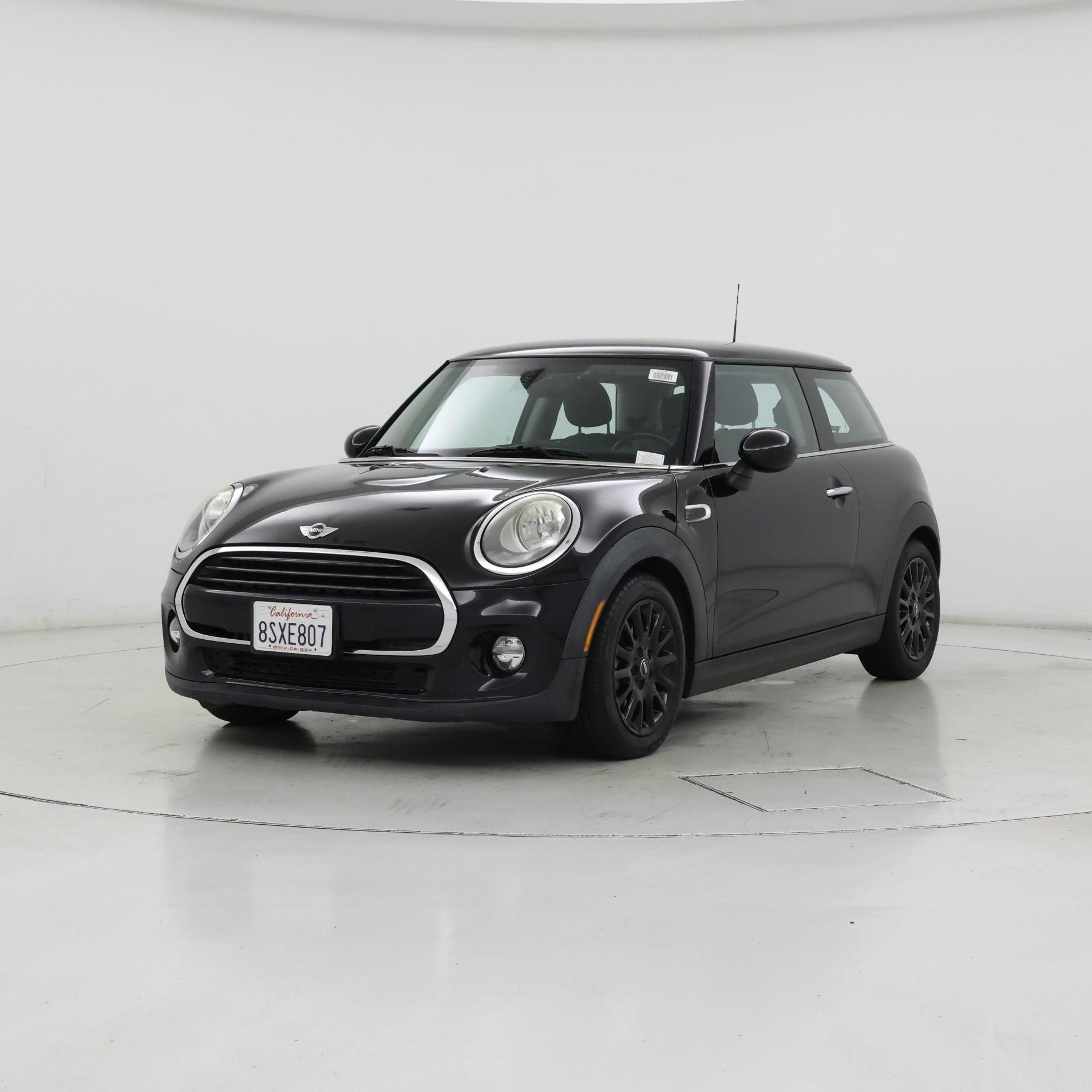 Thumbnail: 2017 MINI Cooper Hardtop - 4