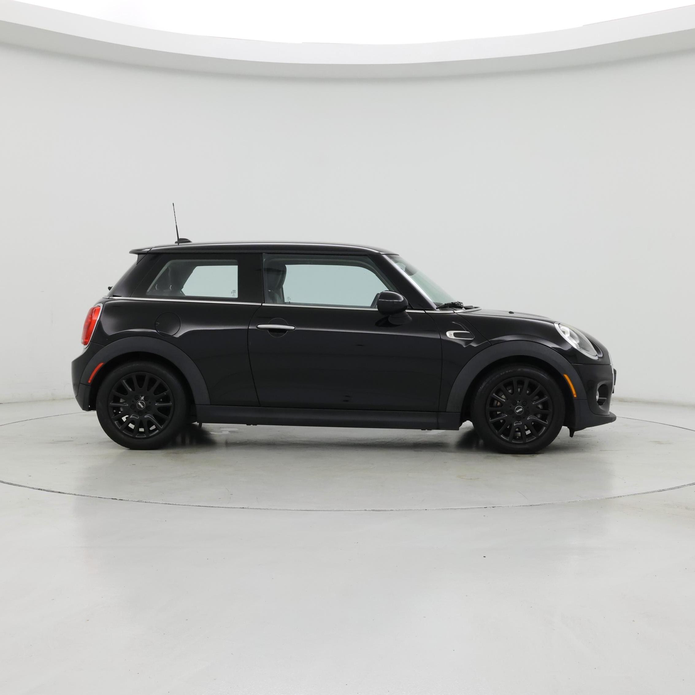Thumbnail: 2017 MINI Cooper Hardtop - 7
