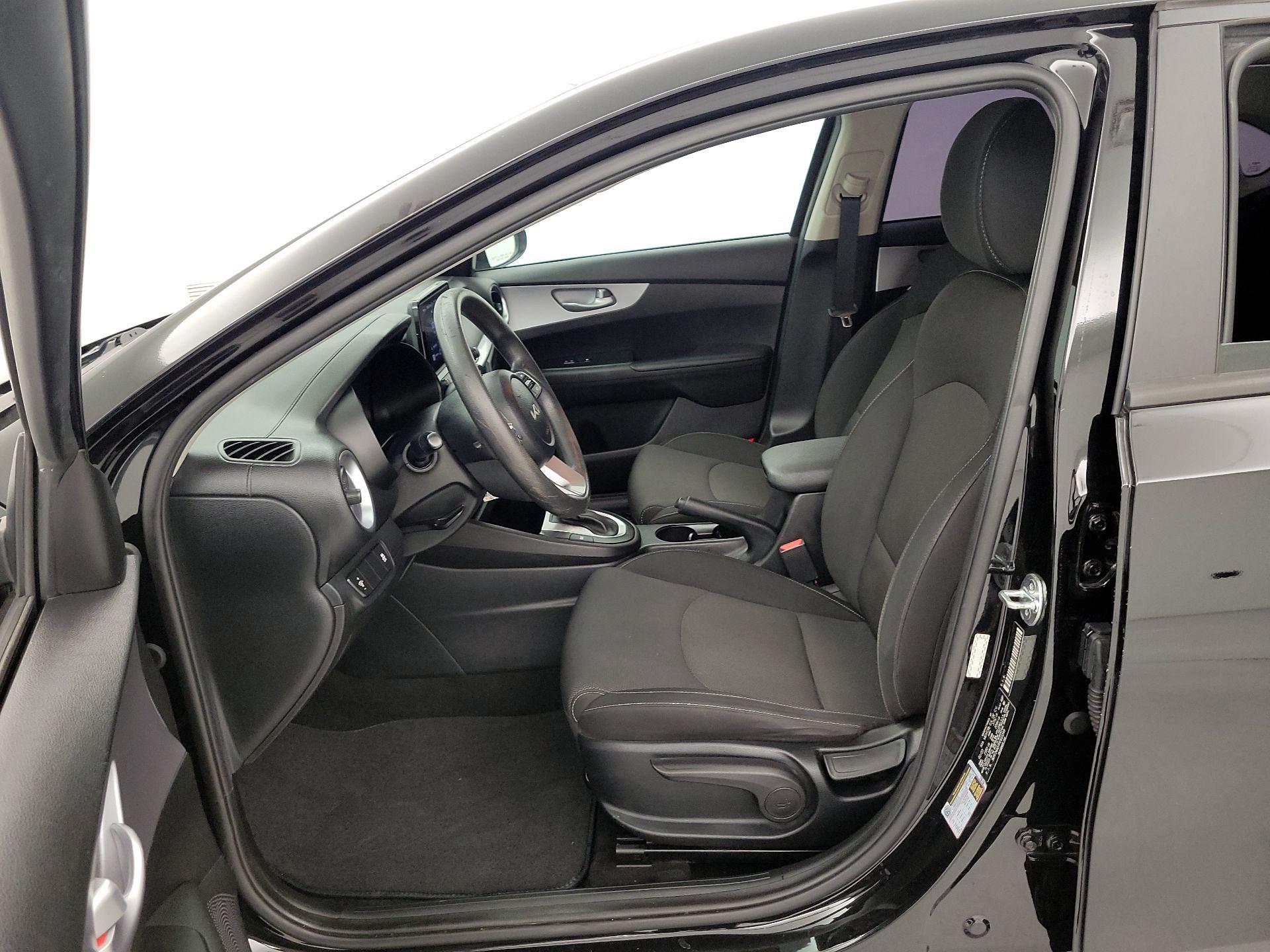 Thumbnail: 2023 Kia Forte - 11