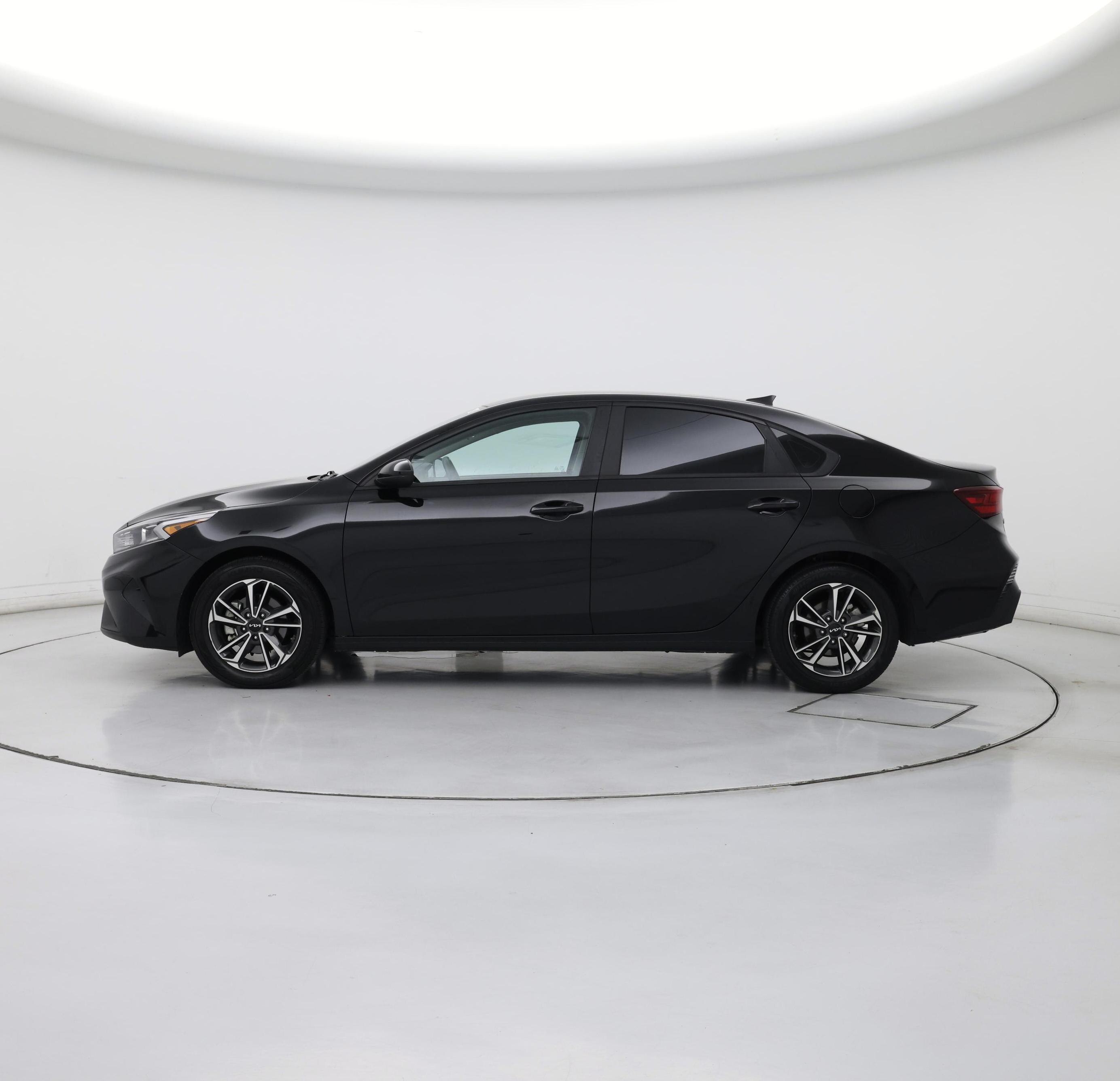 Thumbnail: 2023 Kia Forte - 3