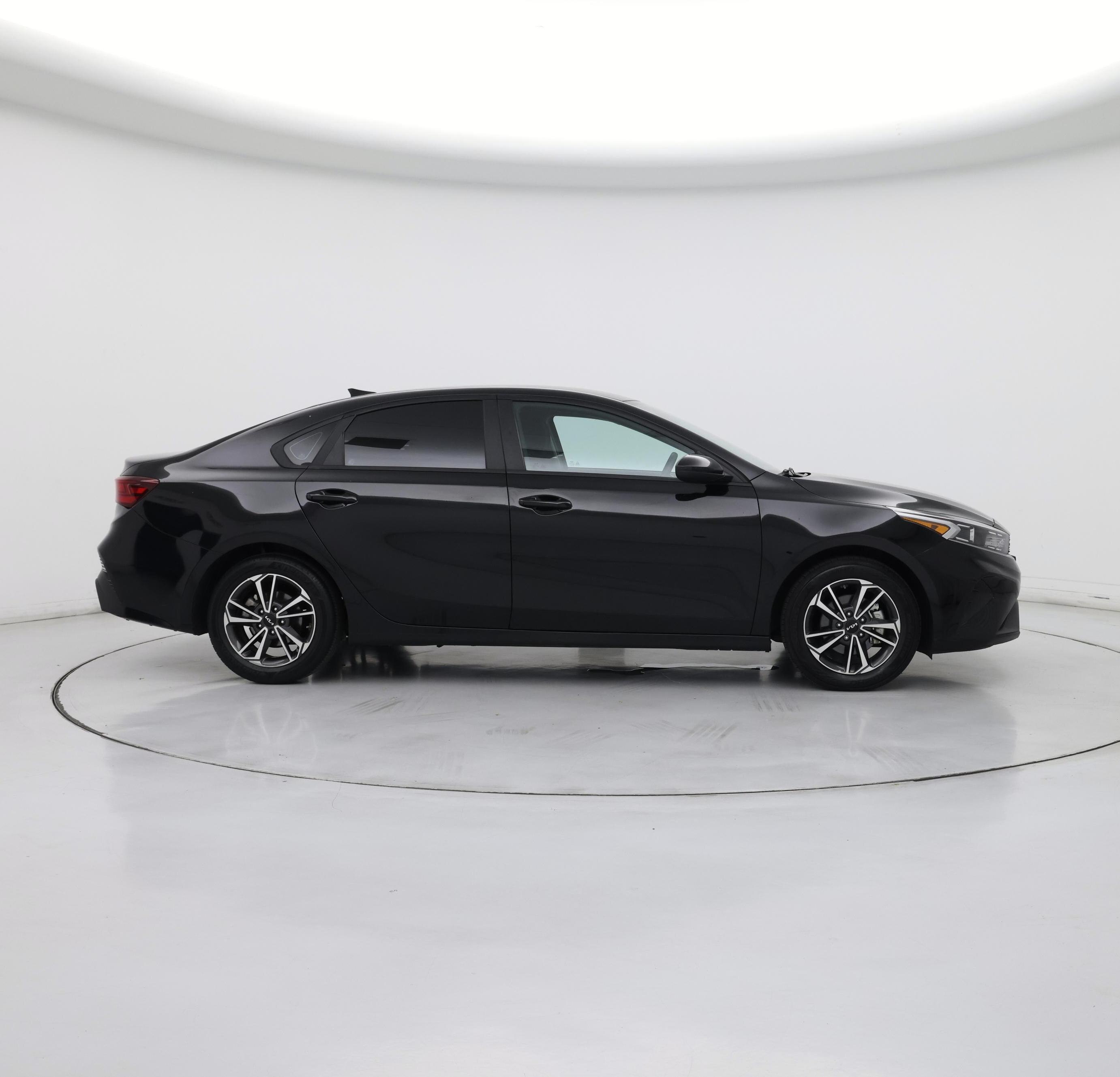 Thumbnail: 2023 Kia Forte - 7