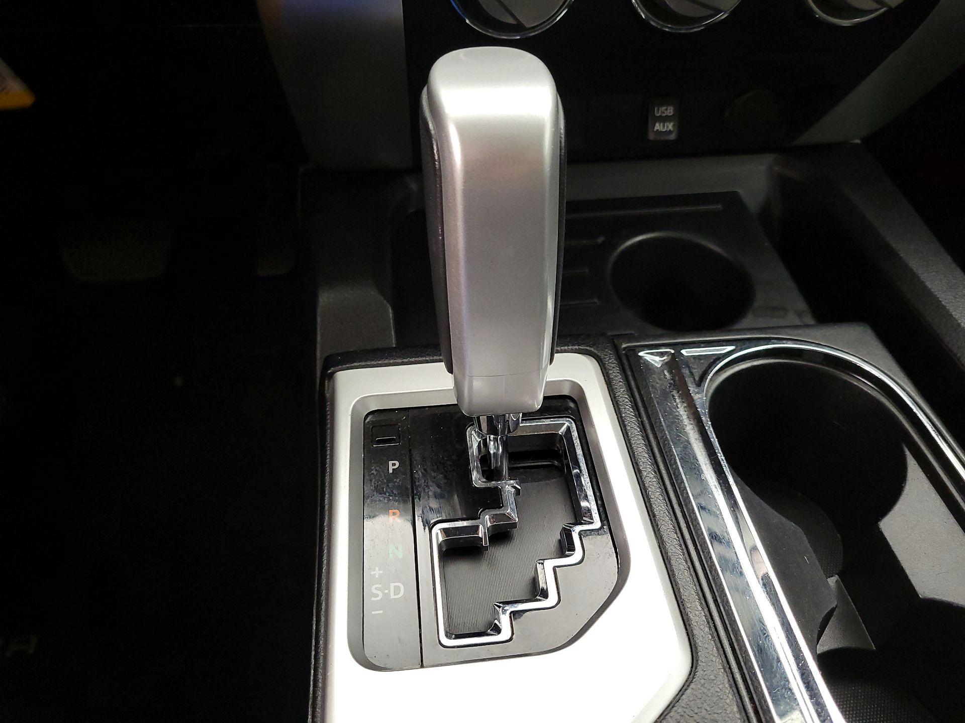 Thumbnail: 2015 Toyota Tundra - 18