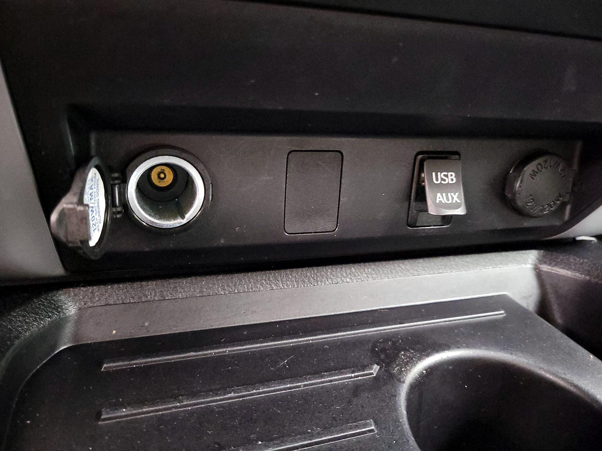 Thumbnail: 2015 Toyota Tundra - 19