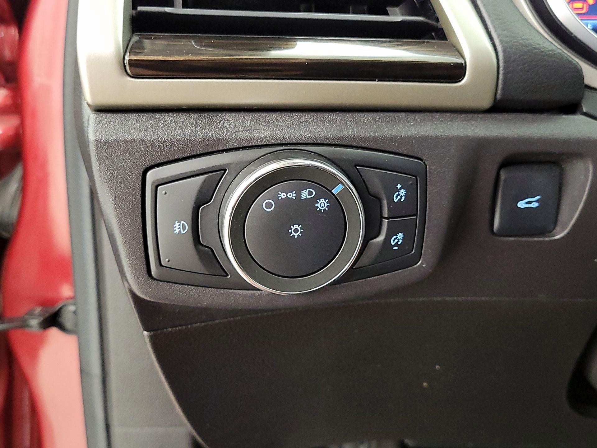Thumbnail: 2016 Ford Fusion - 13