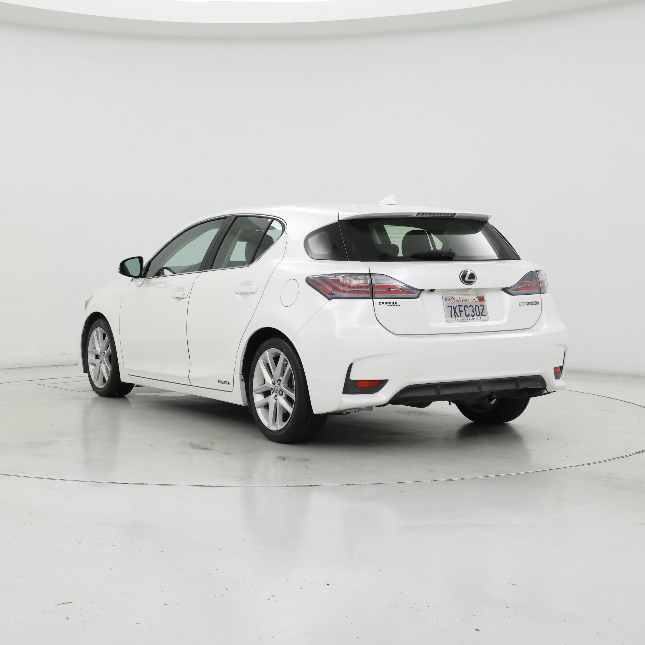 Thumbnail: 2015 Lexus CT - 2