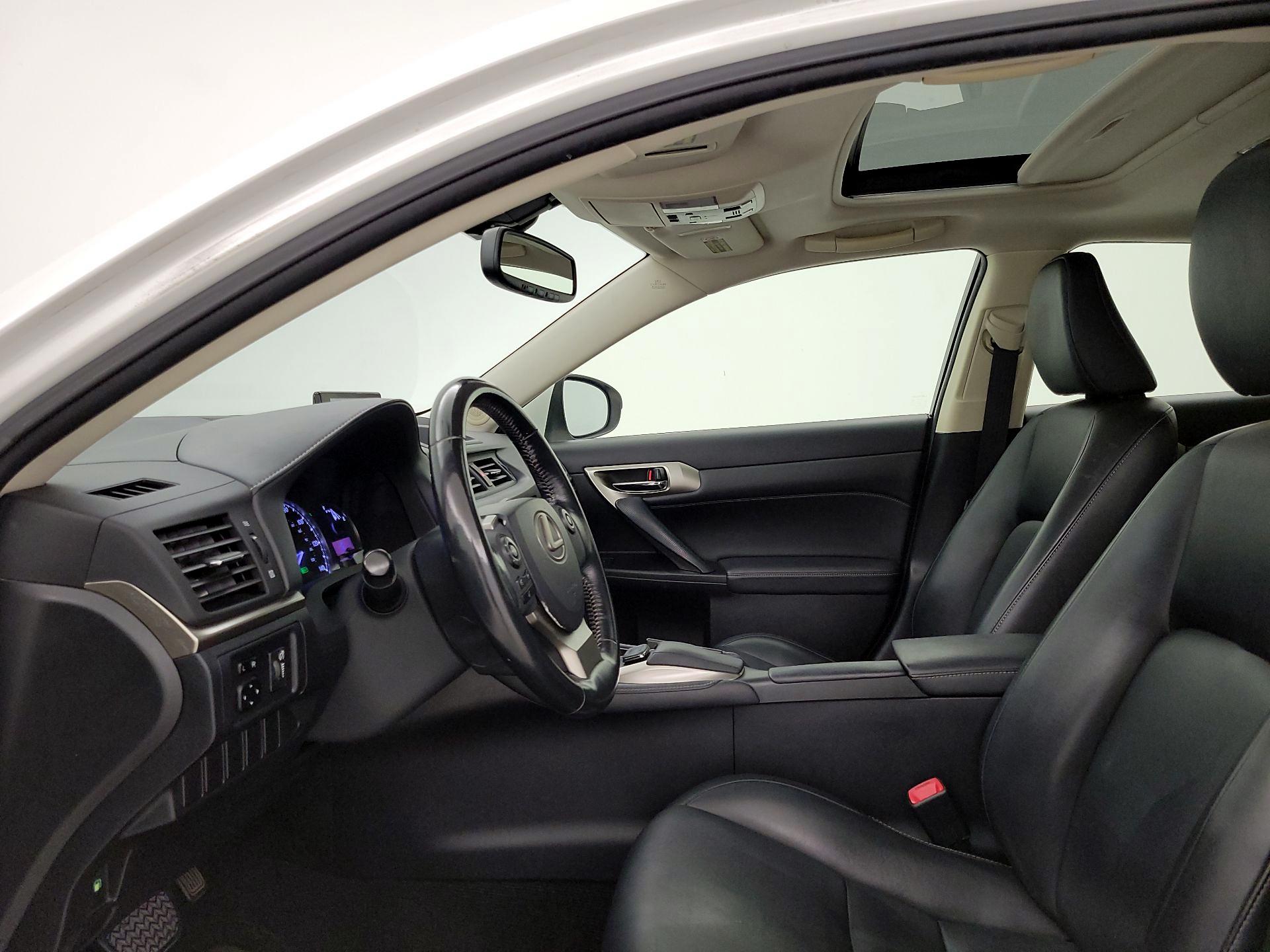 Thumbnail: 2015 Lexus CT - 20
