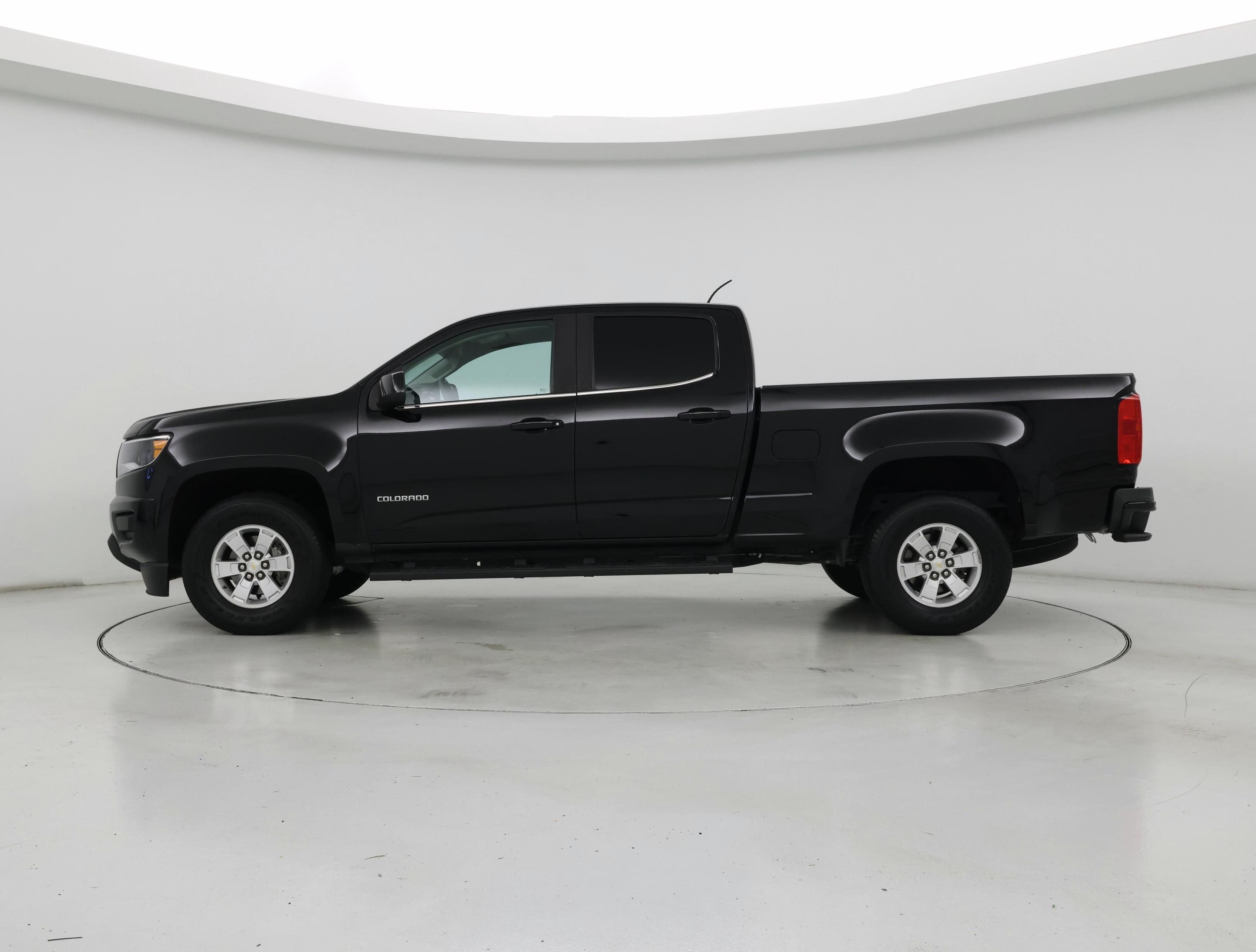 Thumbnail: 2017 Chevrolet Colorado - 3