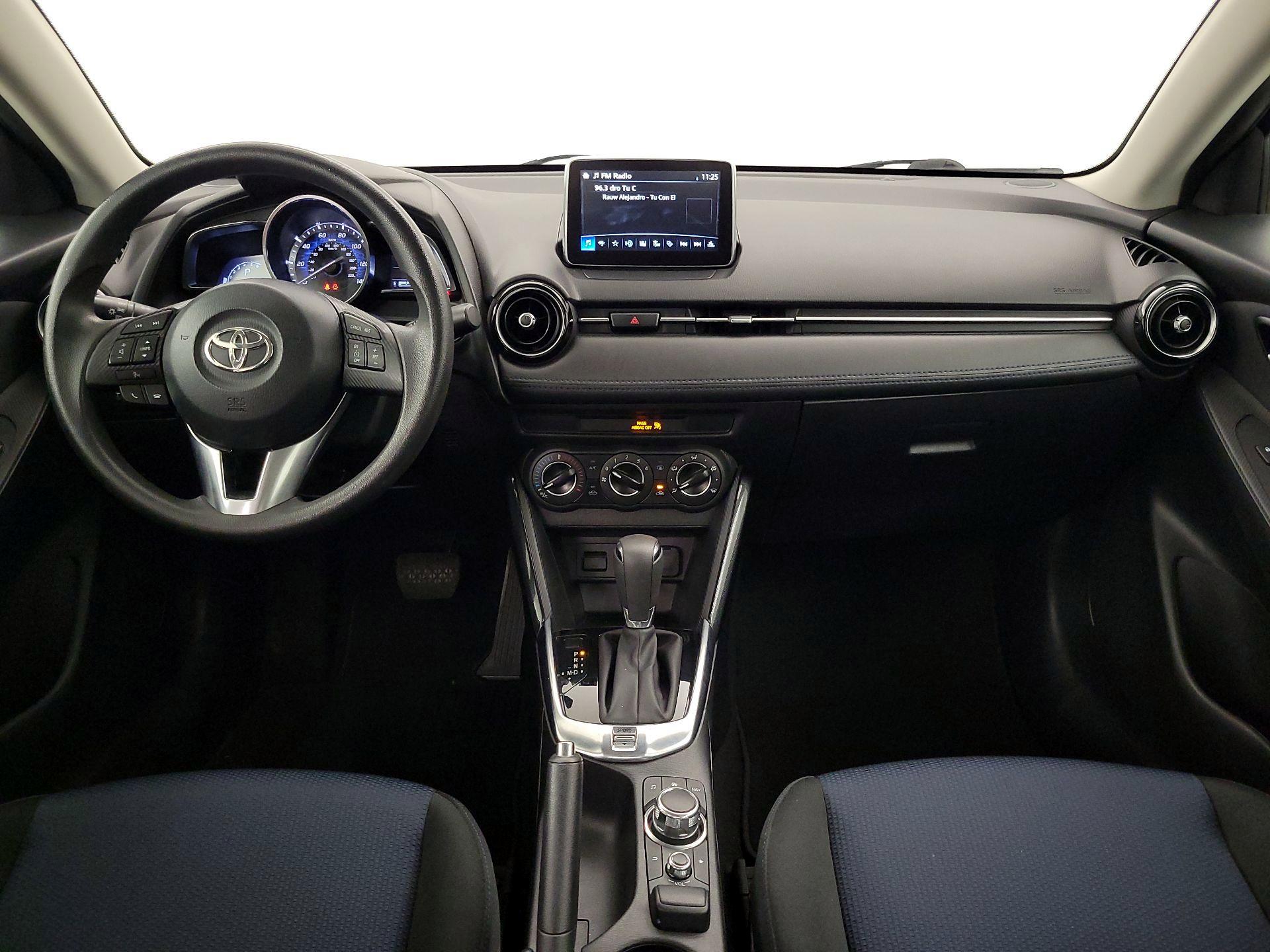 Thumbnail: 2017 Toyota Yaris iA - 9
