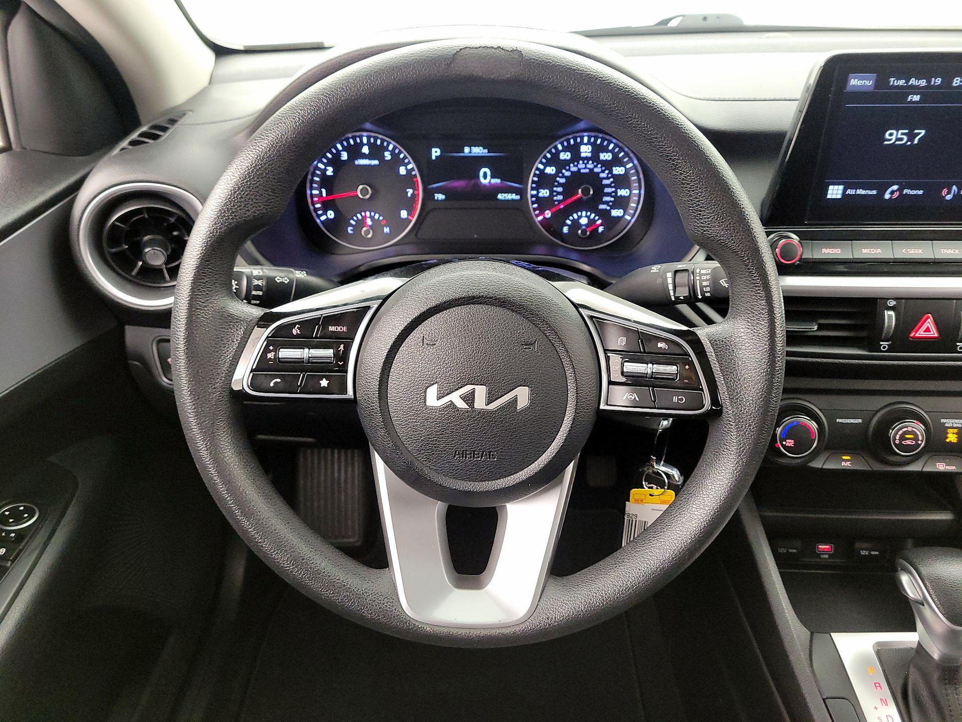 Thumbnail: 2022 Kia Forte - 10