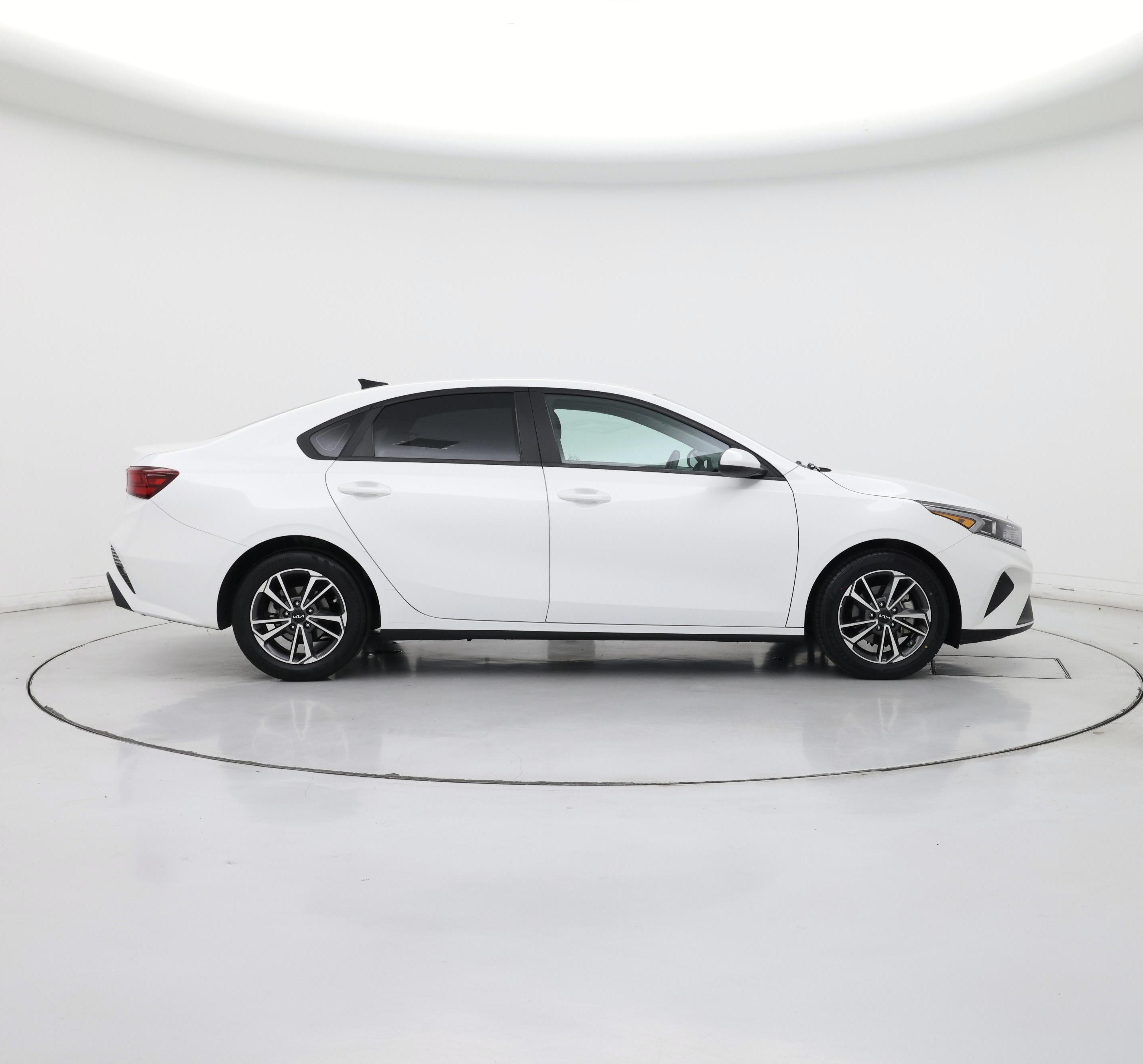 Thumbnail: 2022 Kia Forte - 7