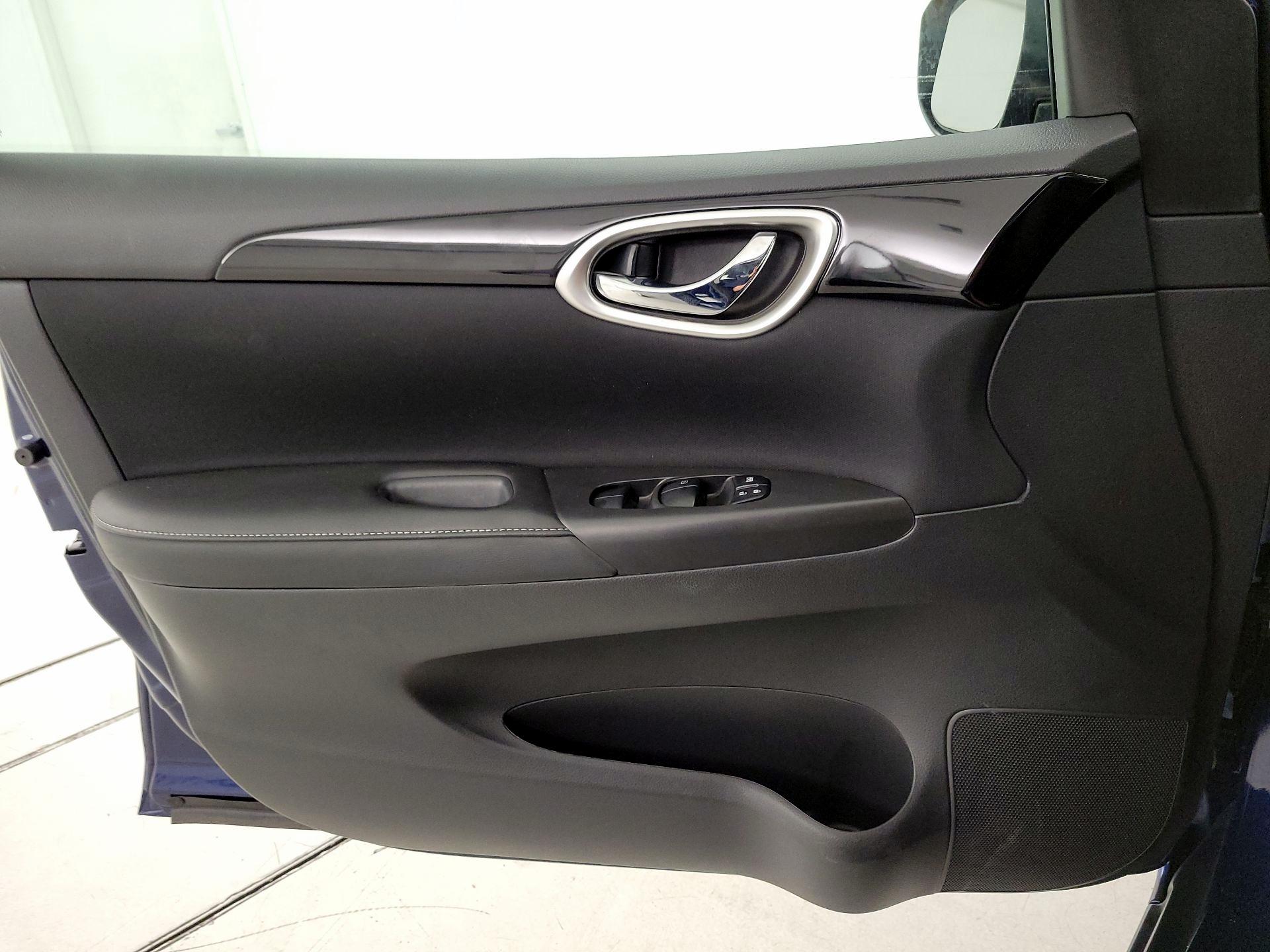Thumbnail: 2019 Nissan Sentra - 12