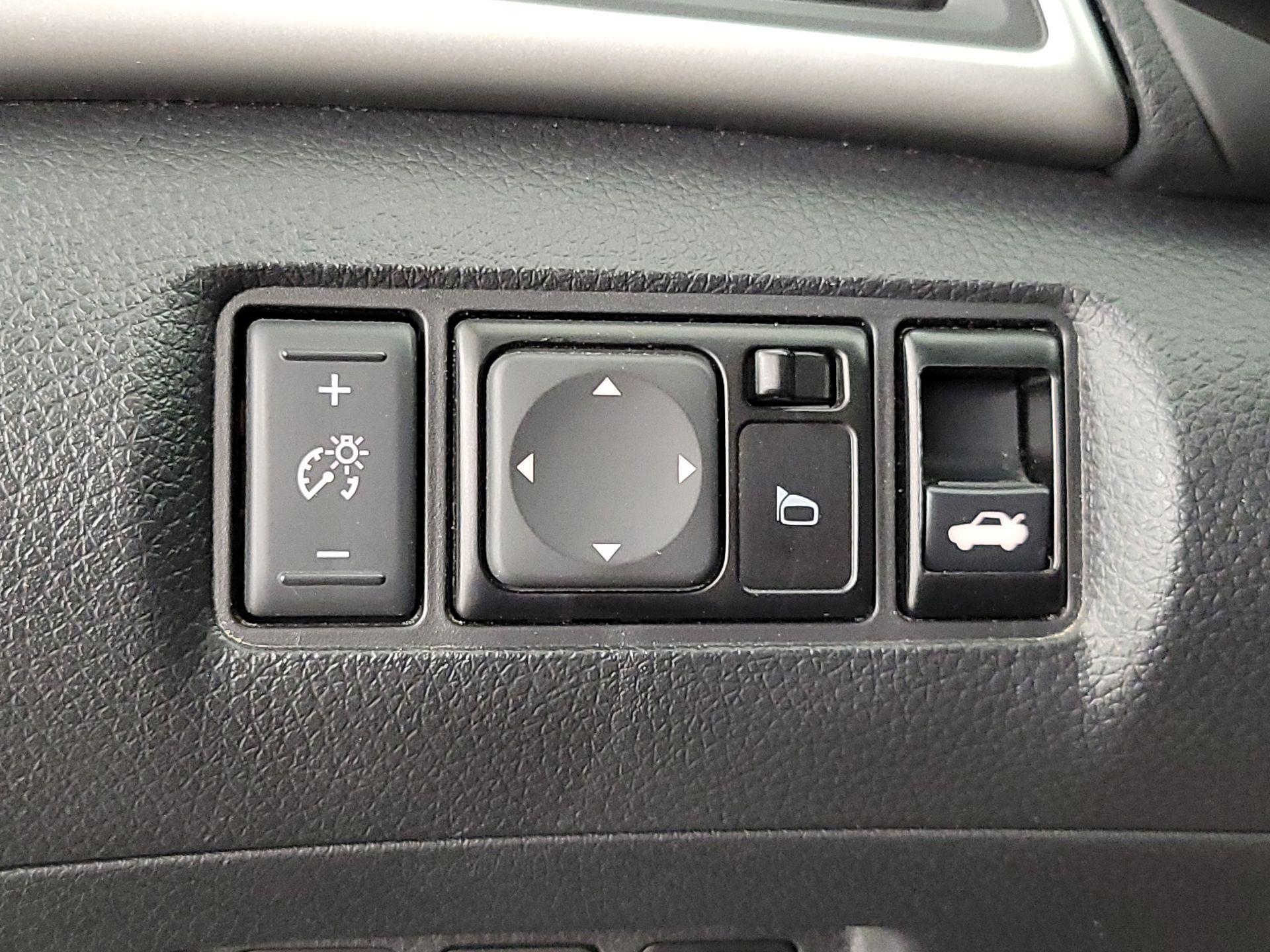 Thumbnail: 2019 Nissan Sentra - 13