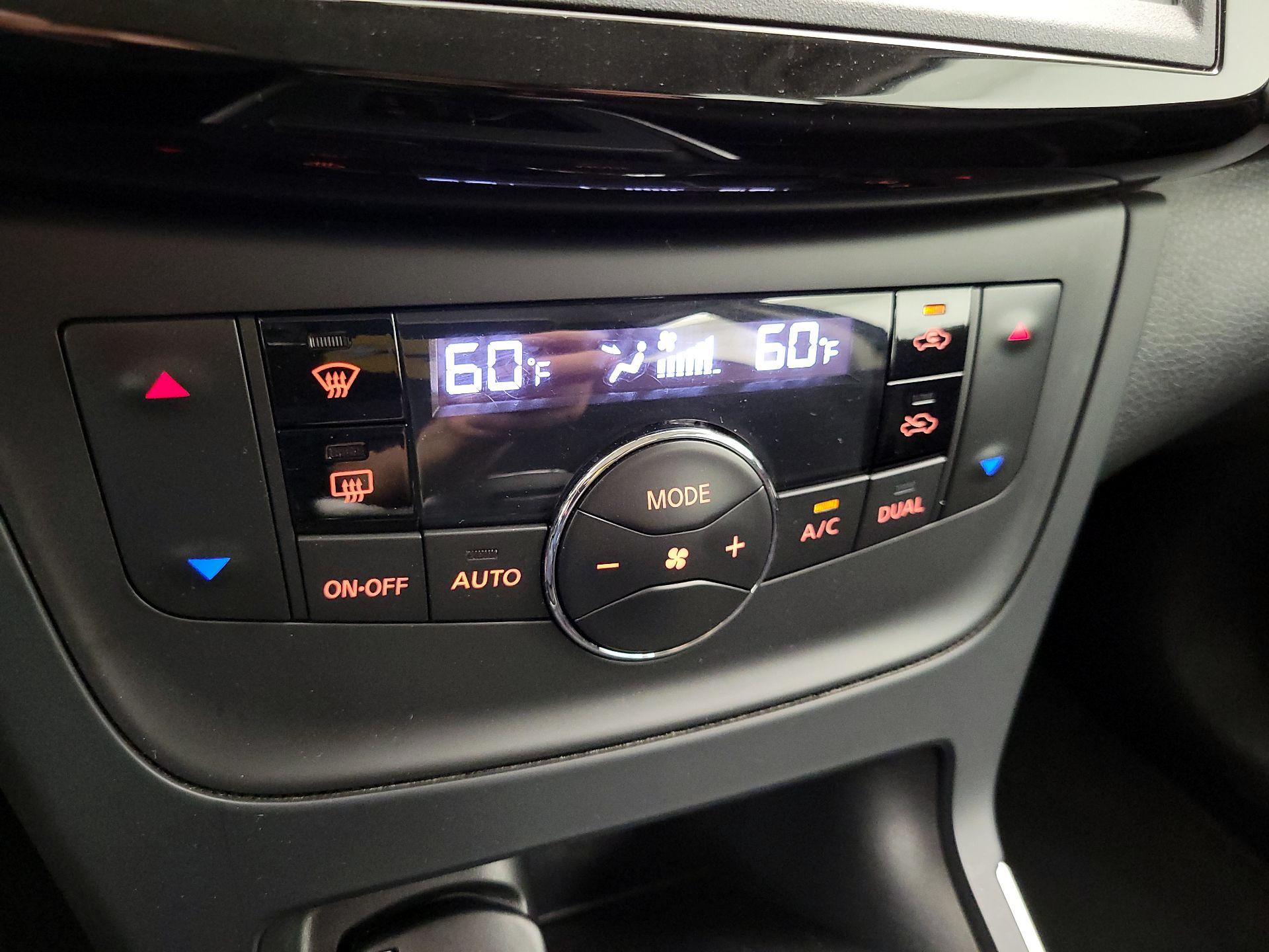 Thumbnail: 2019 Nissan Sentra - 16