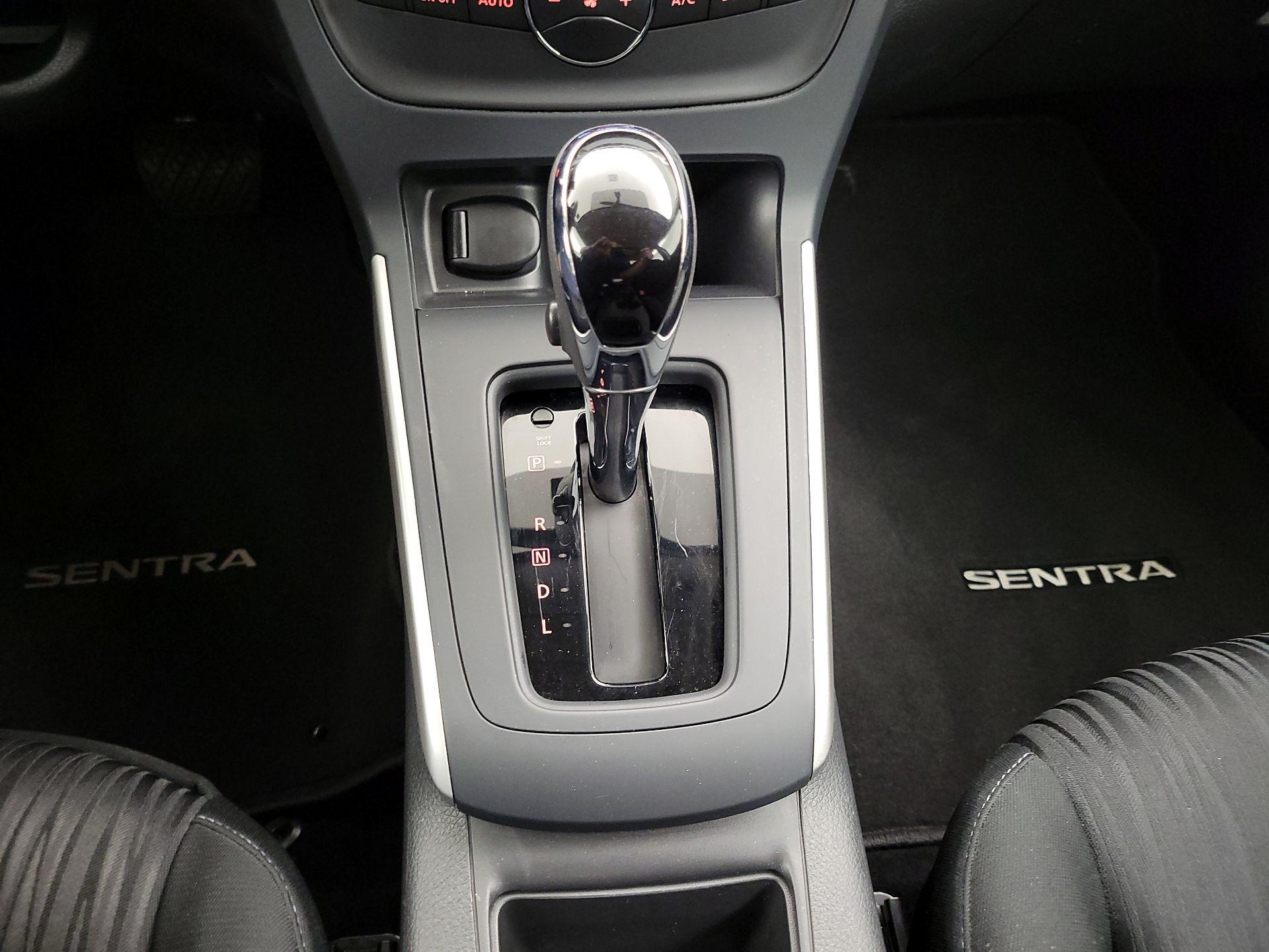 Thumbnail: 2019 Nissan Sentra - 17