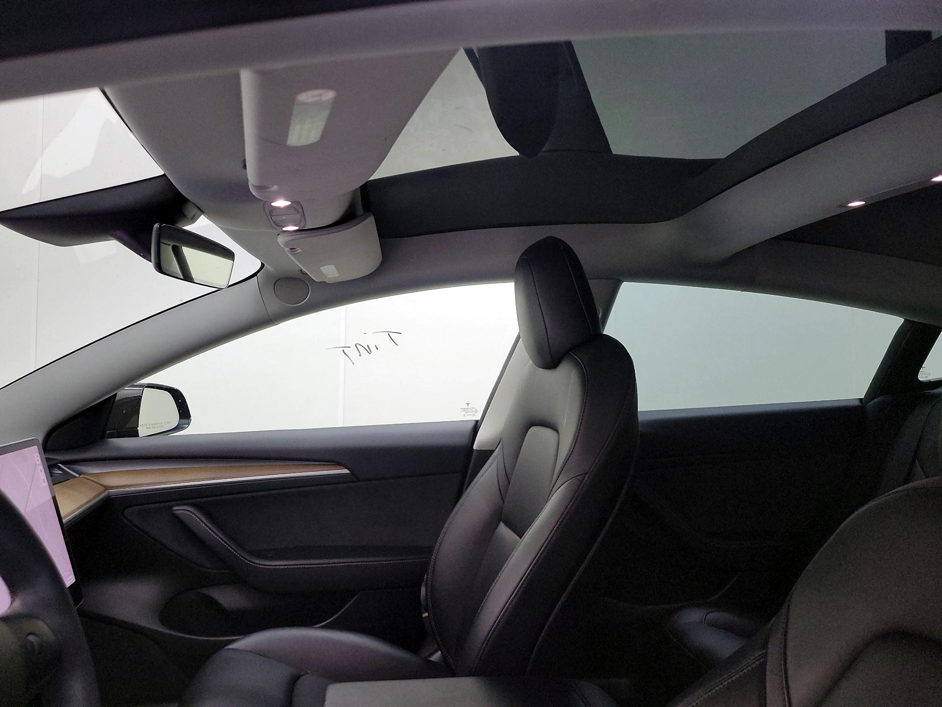 Thumbnail: 2022 Tesla Model 3 - 18