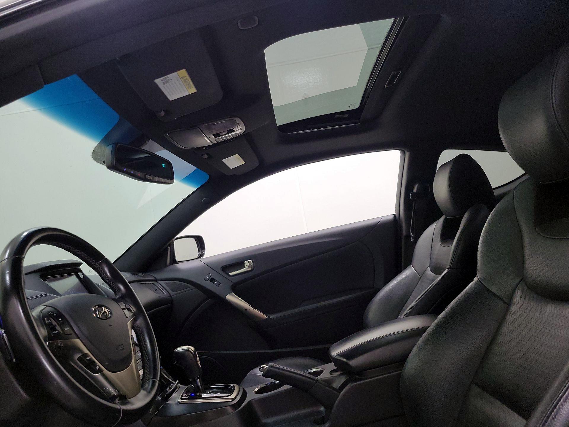 Thumbnail: 2015 Hyundai Genesis - 19