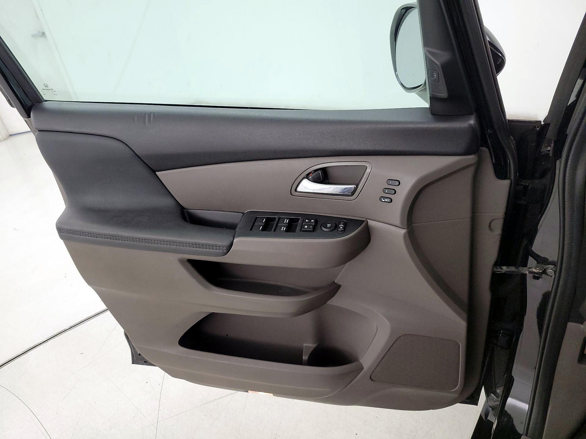 Thumbnail: 2015 Honda Odyssey - 12
