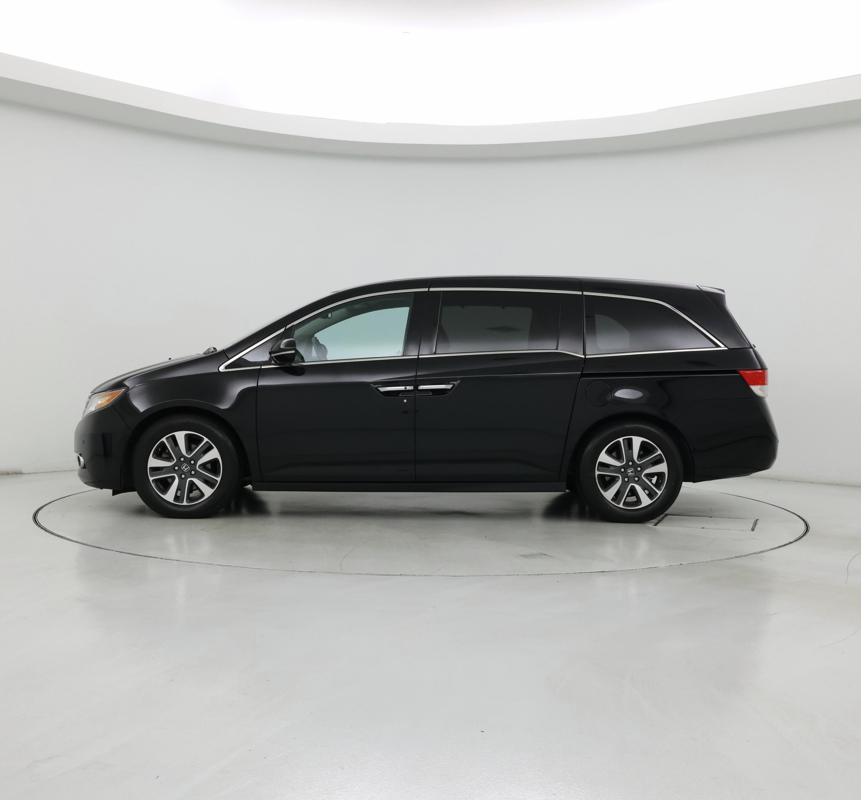 Thumbnail: 2015 Honda Odyssey - 3