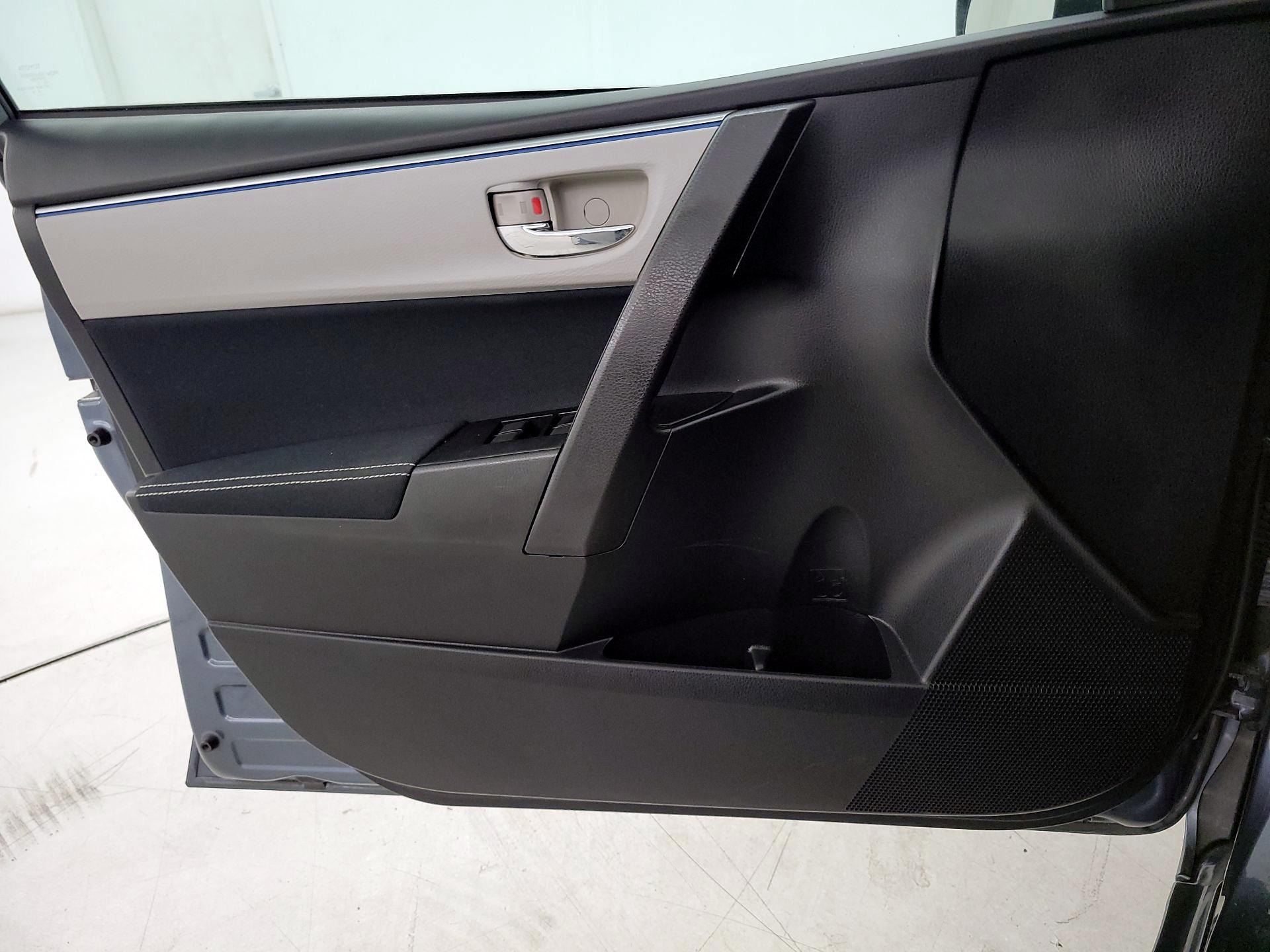 Thumbnail: 2016 Toyota Corolla - 12