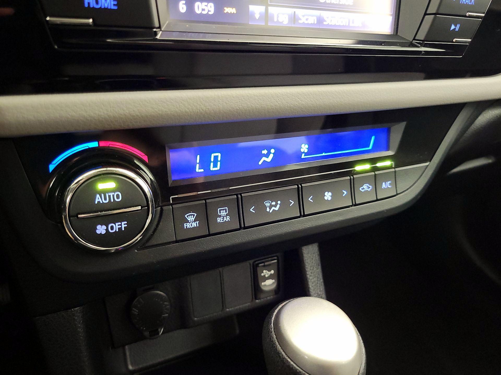 Thumbnail: 2016 Toyota Corolla - 16