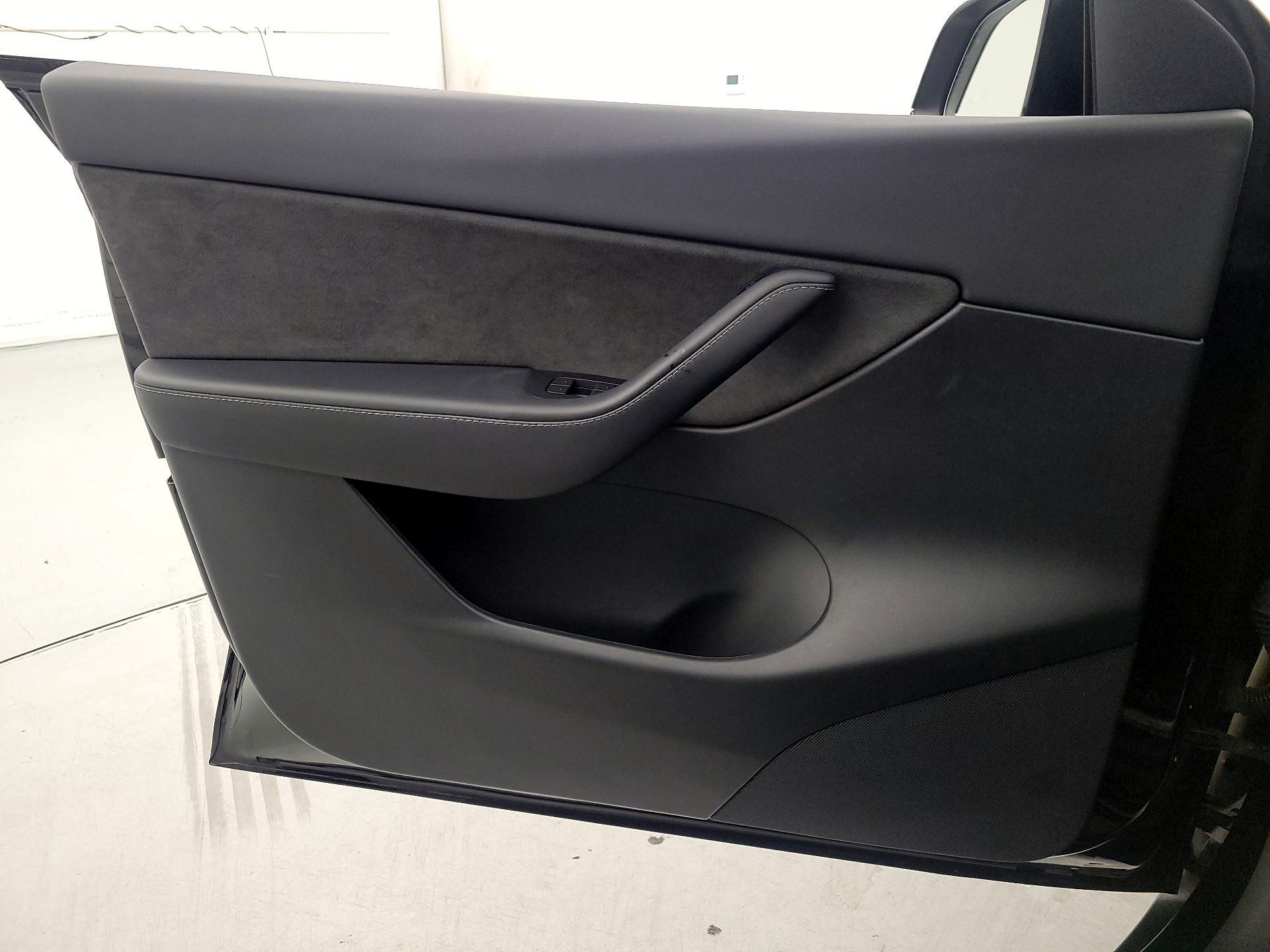 Thumbnail: 2022 Tesla Model Y - 12
