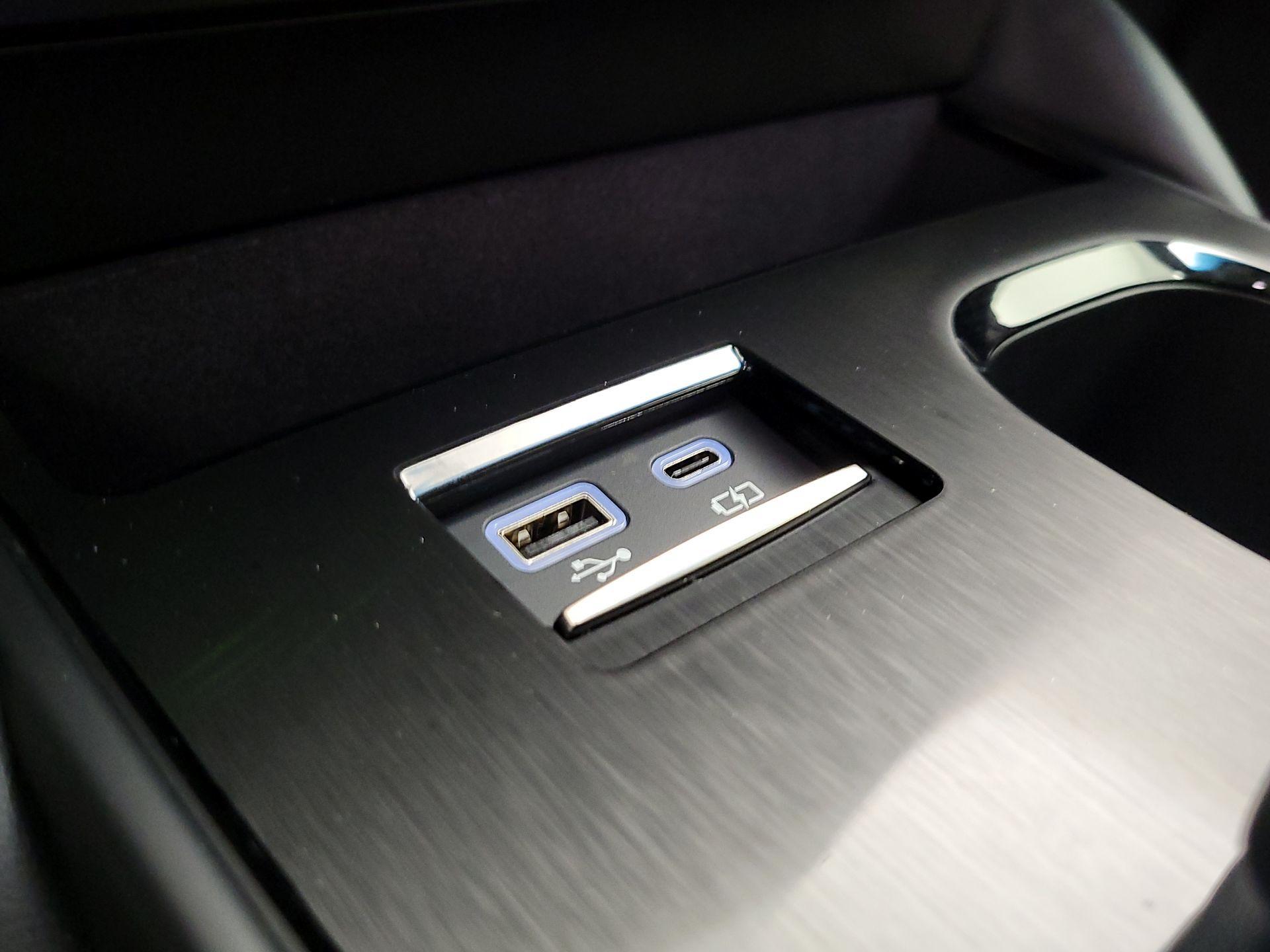 Thumbnail: 2023 Lexus ES - 18