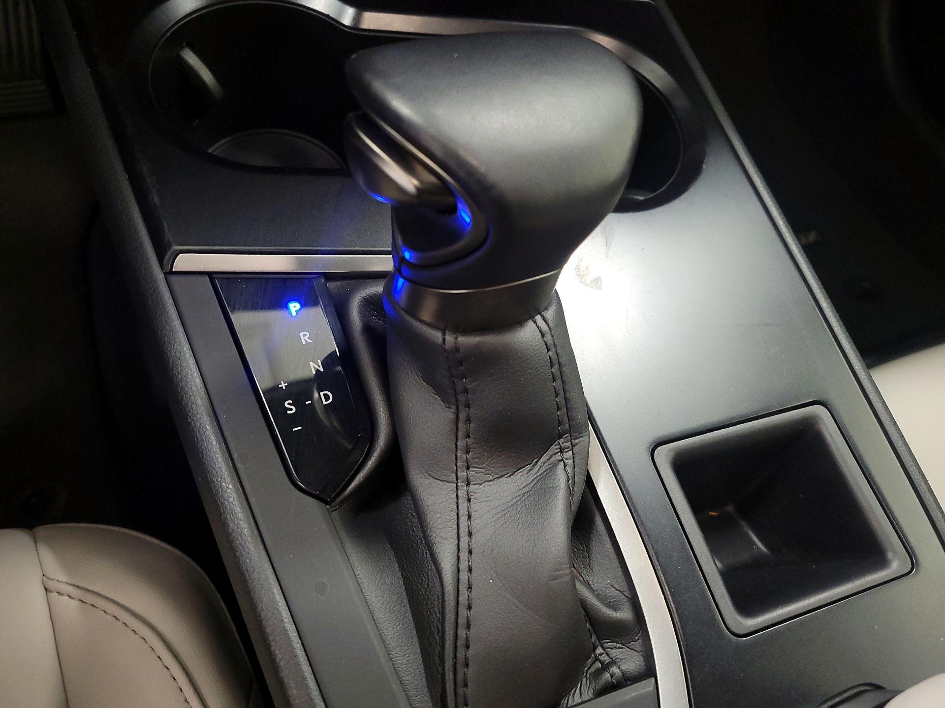 Thumbnail: 2023 Lexus UX - 17