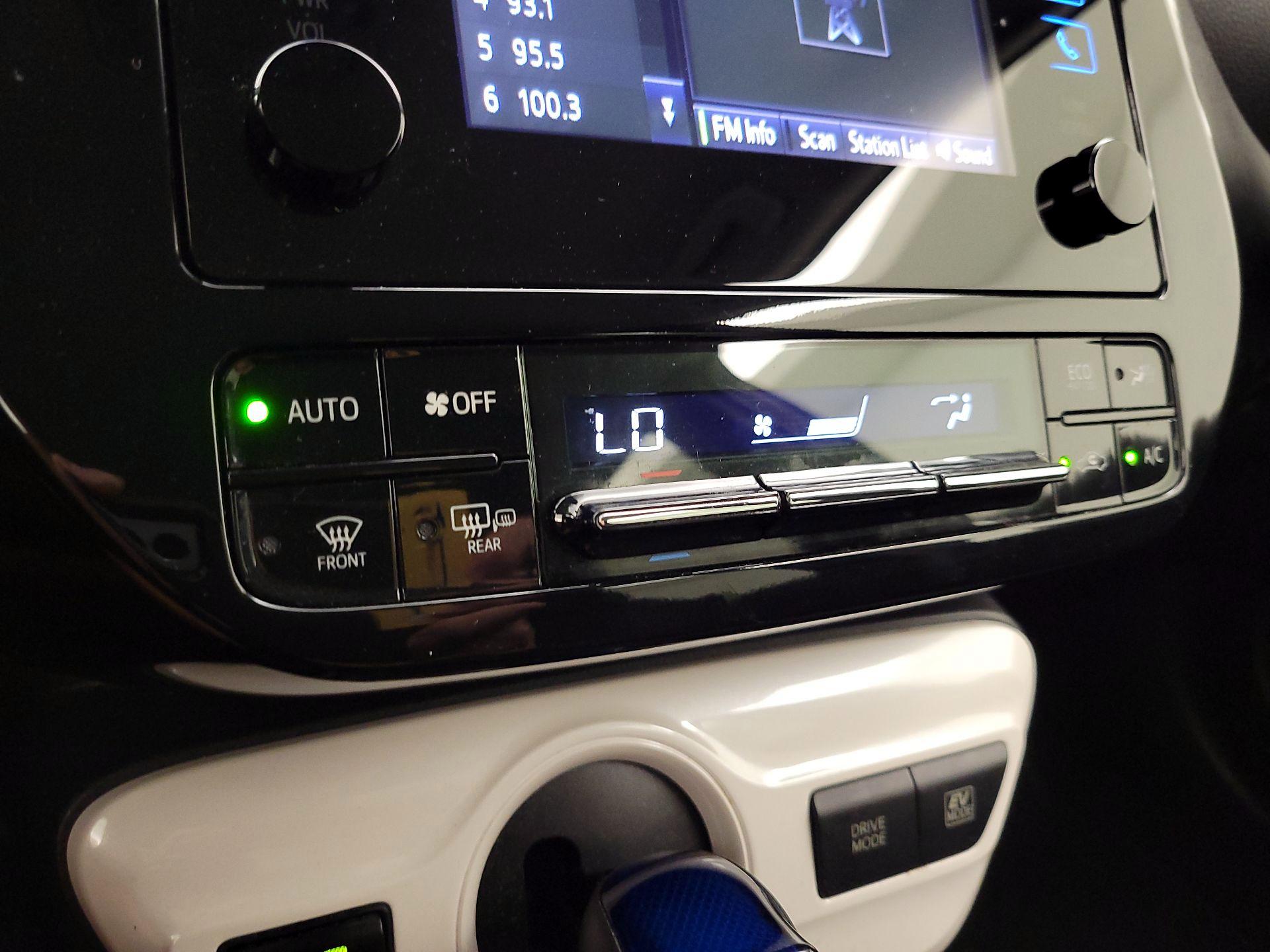 Thumbnail: 2018 Toyota Prius - 16