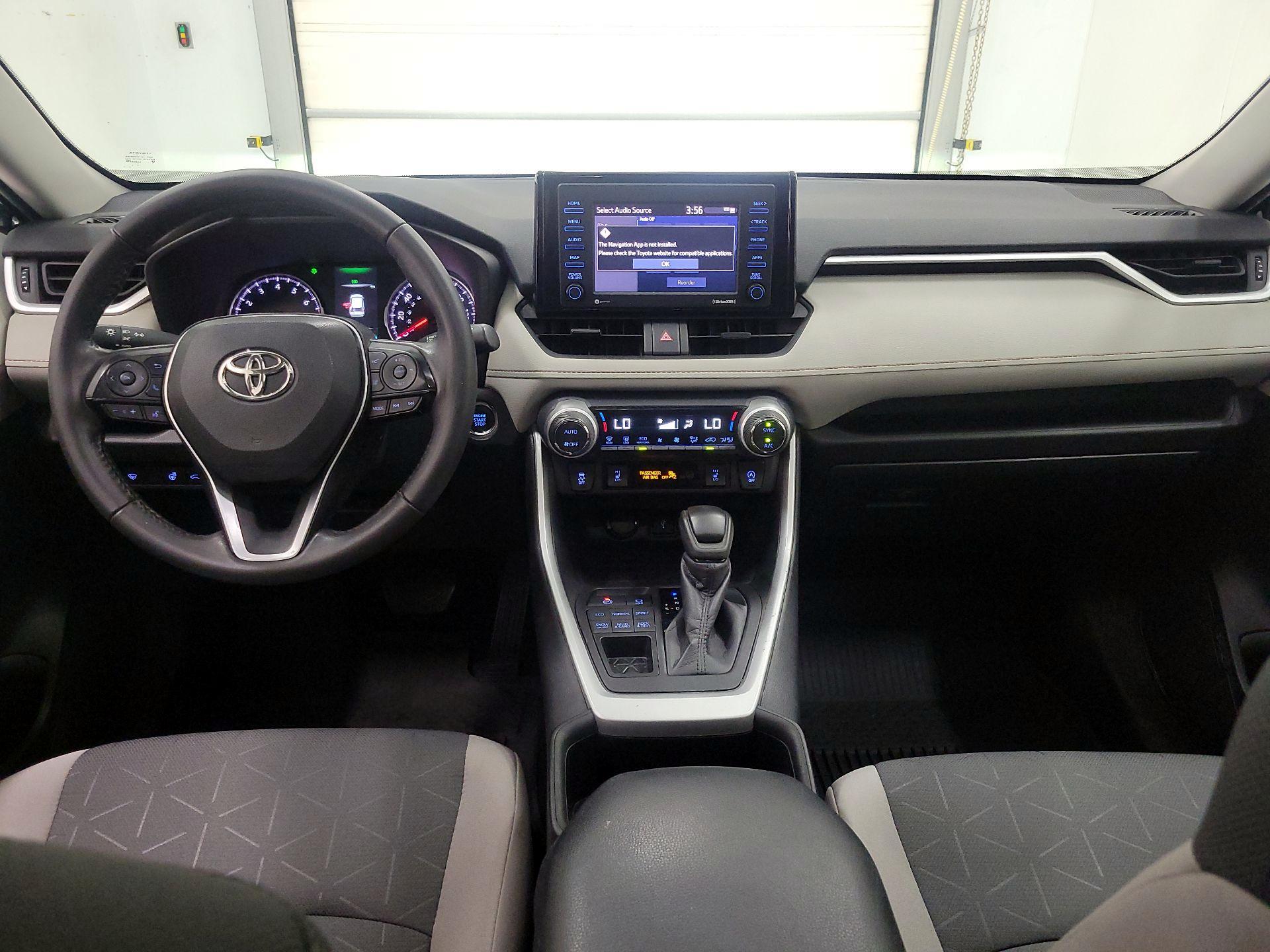 Thumbnail: 2022 Toyota RAV4 - 9