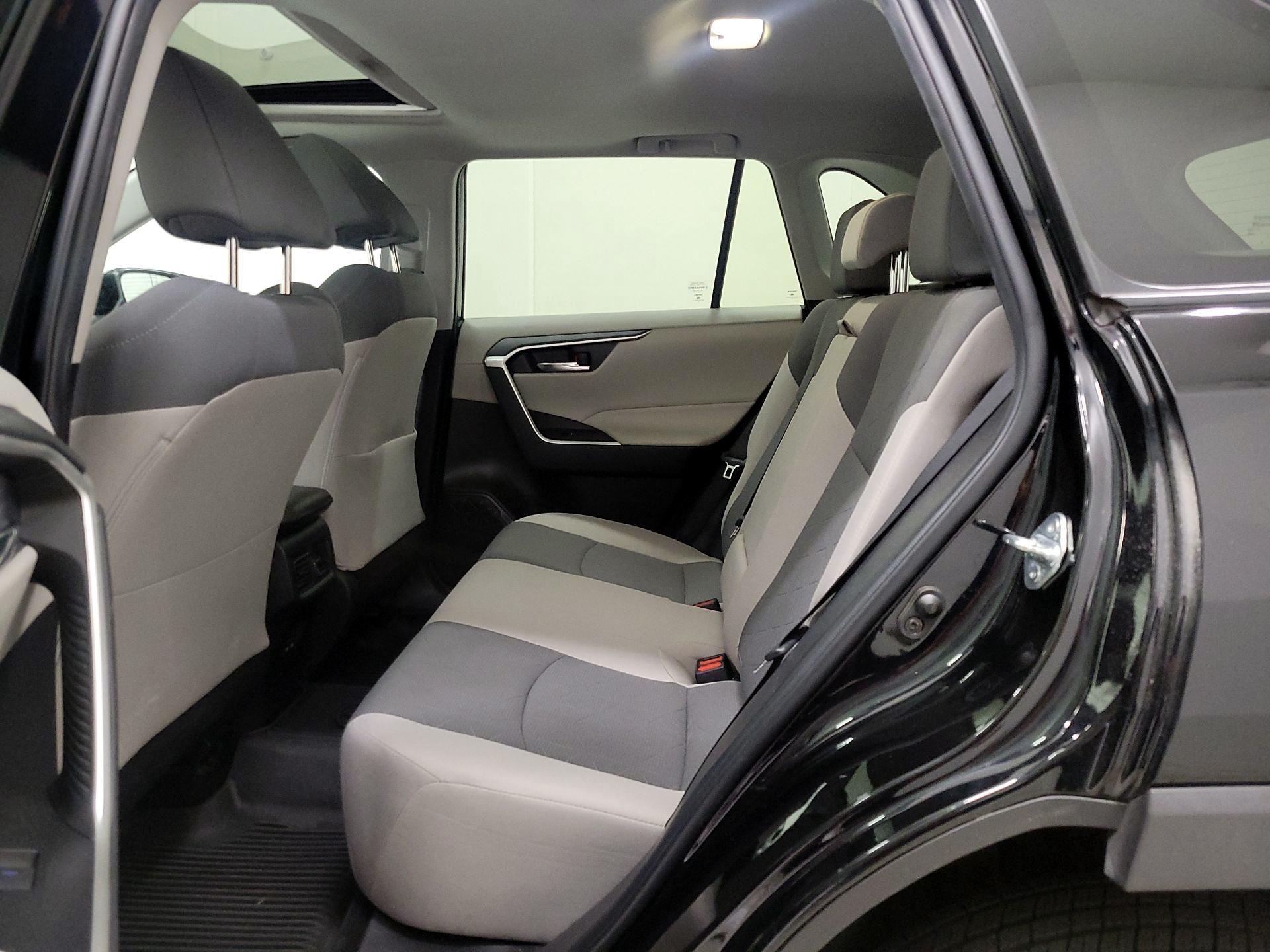 Thumbnail: 2022 Toyota RAV4 - 20