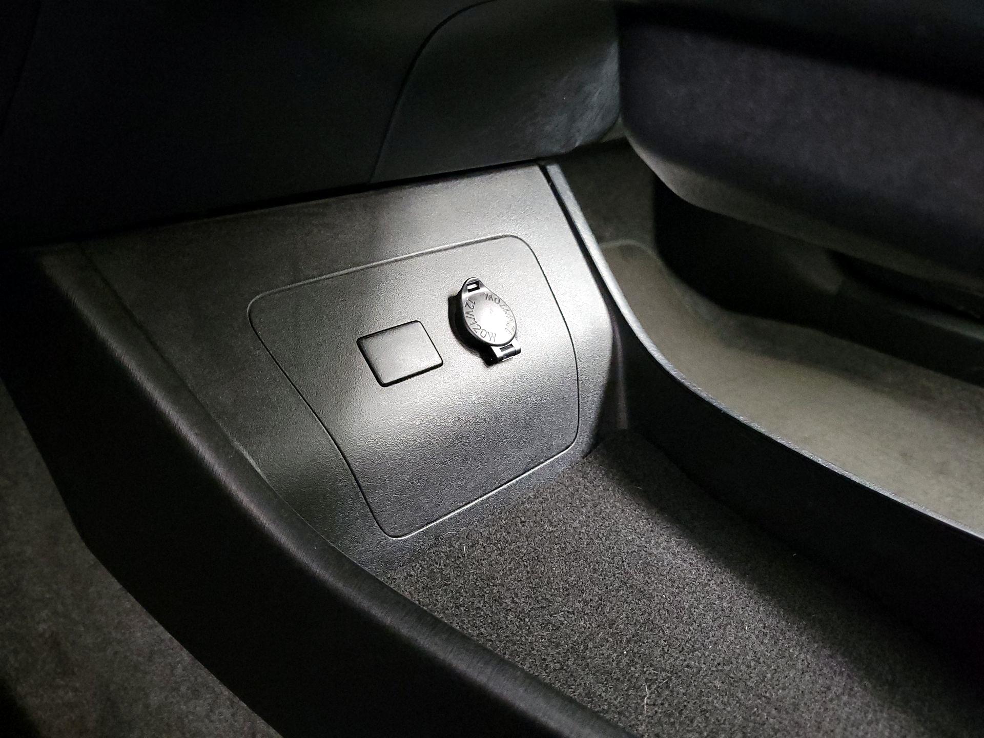Thumbnail: 2015 Toyota Prius - 19