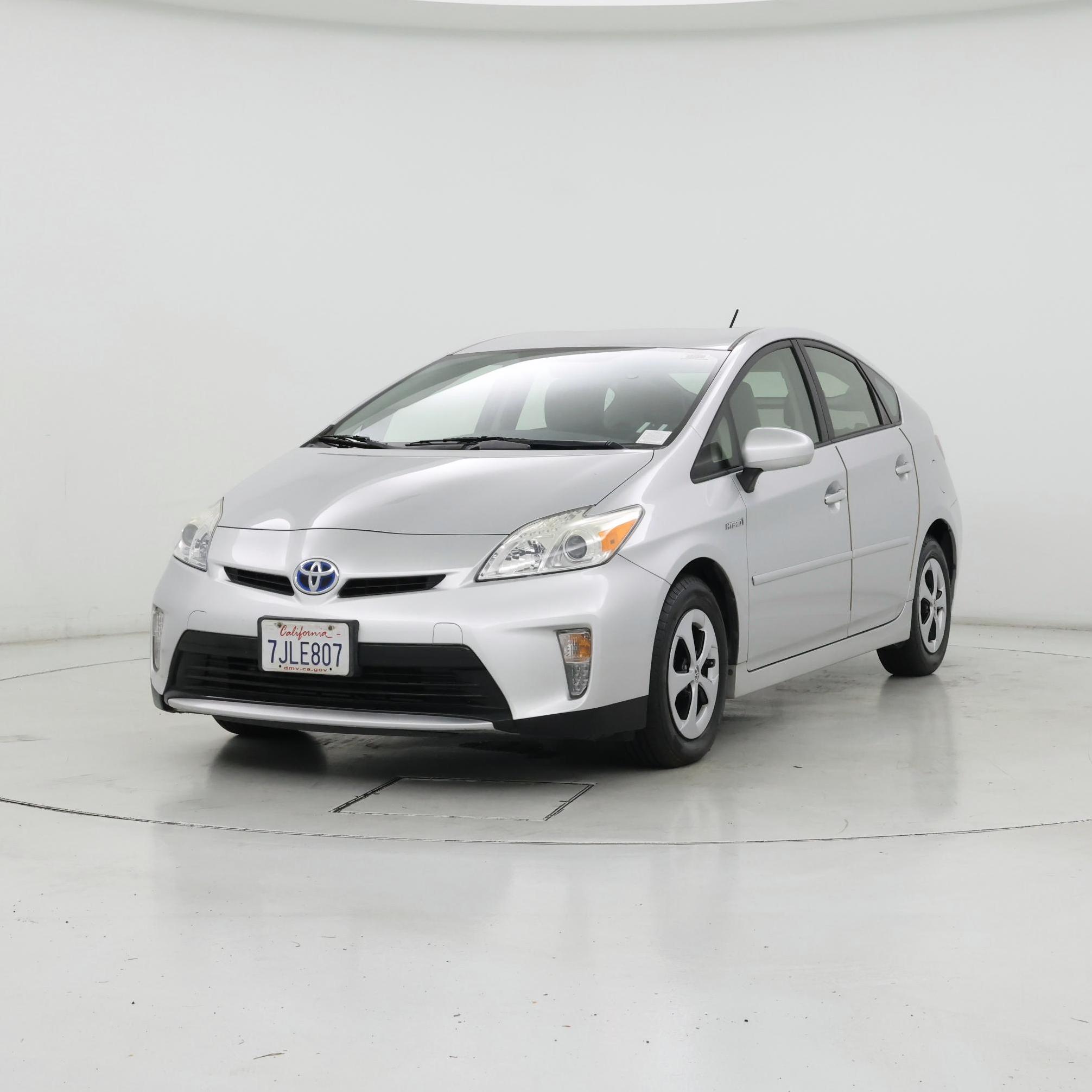 Thumbnail: 2015 Toyota Prius - 4