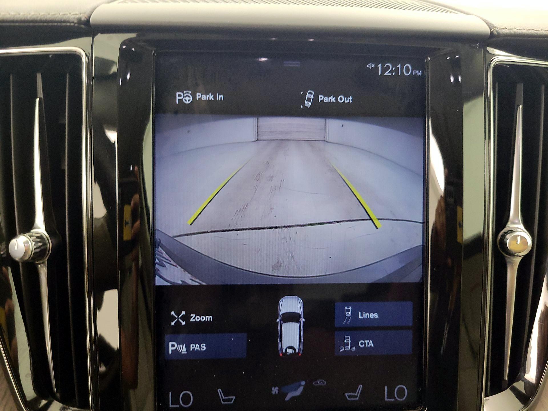 Thumbnail: 2019 Volvo XC60 - 15