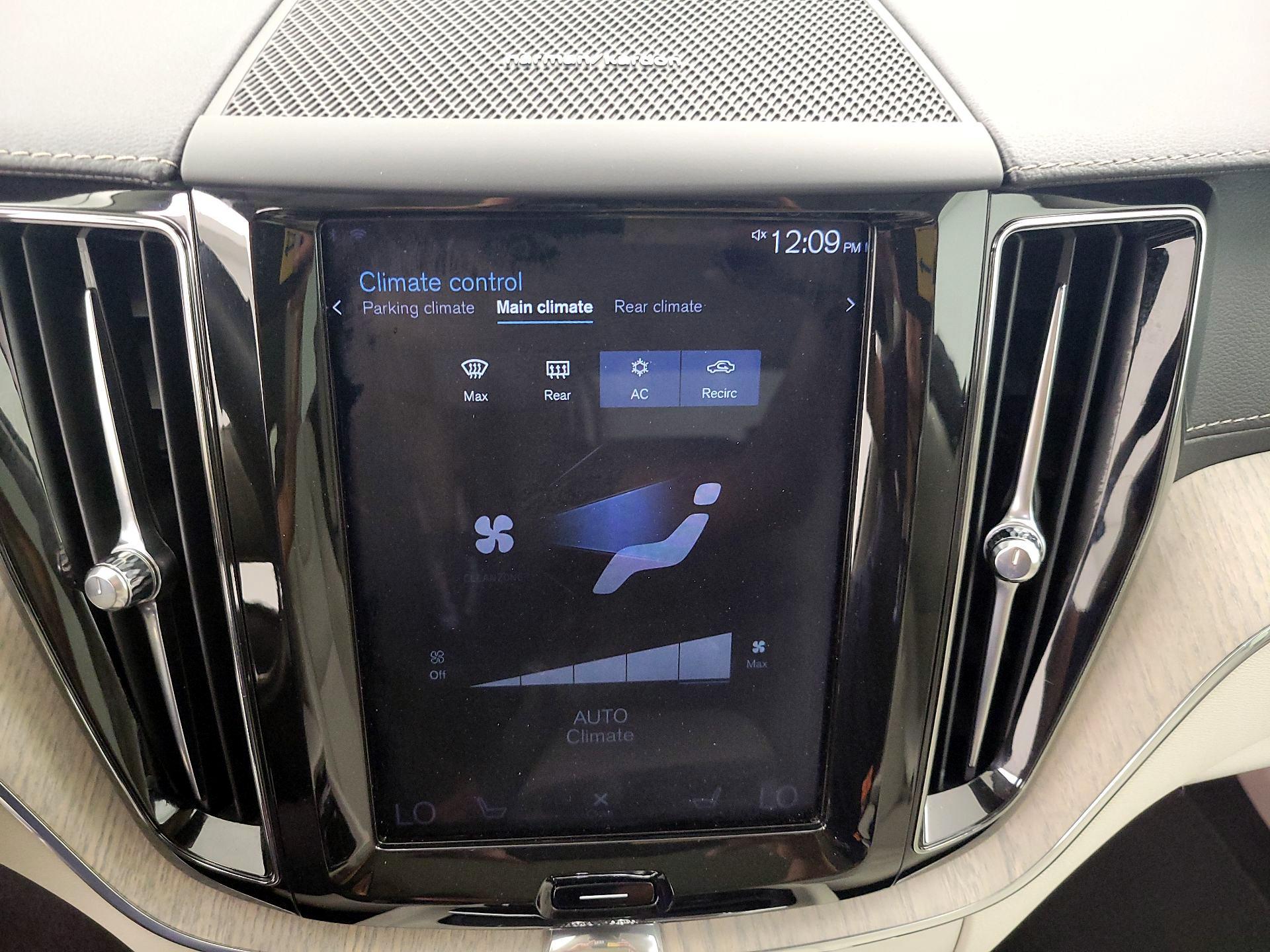Thumbnail: 2019 Volvo XC60 - 17