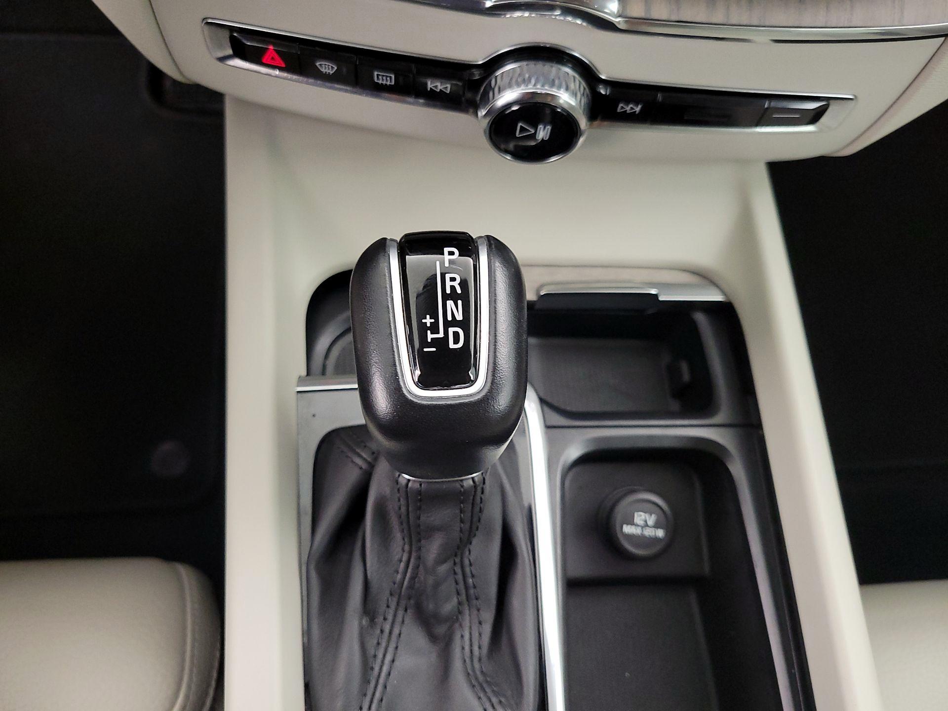 Thumbnail: 2019 Volvo XC60 - 18