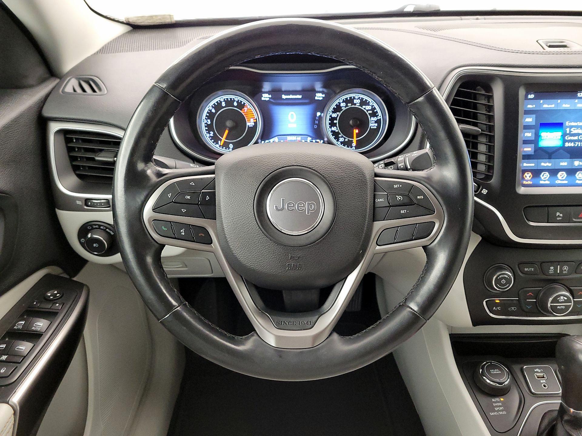Thumbnail: 2021 Jeep Cherokee - 10