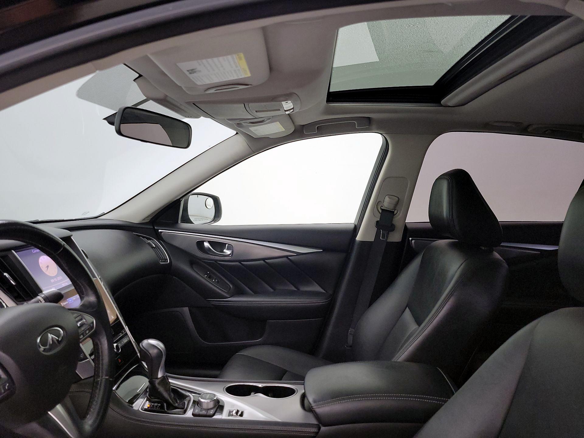 Thumbnail: 2016 INFINITI Q50 - 19