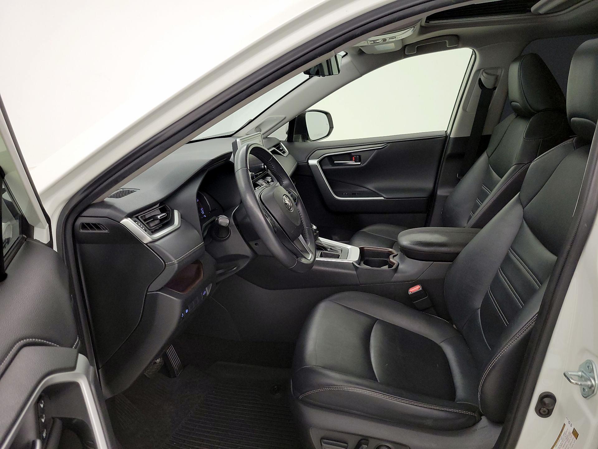 Thumbnail: 2020 Toyota RAV4 - 11