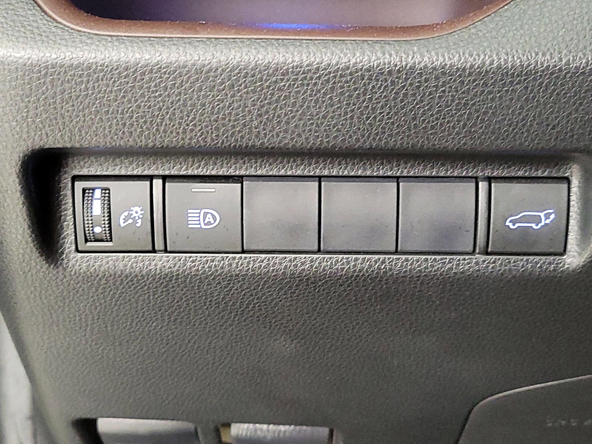 Thumbnail: 2020 Toyota RAV4 - 13
