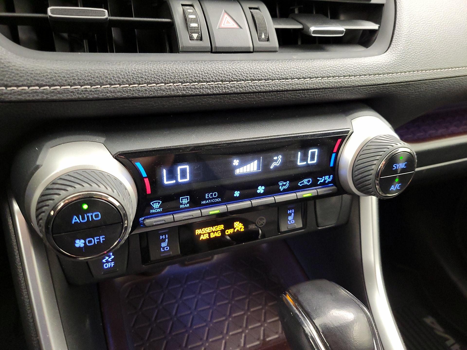Thumbnail: 2020 Toyota RAV4 - 17