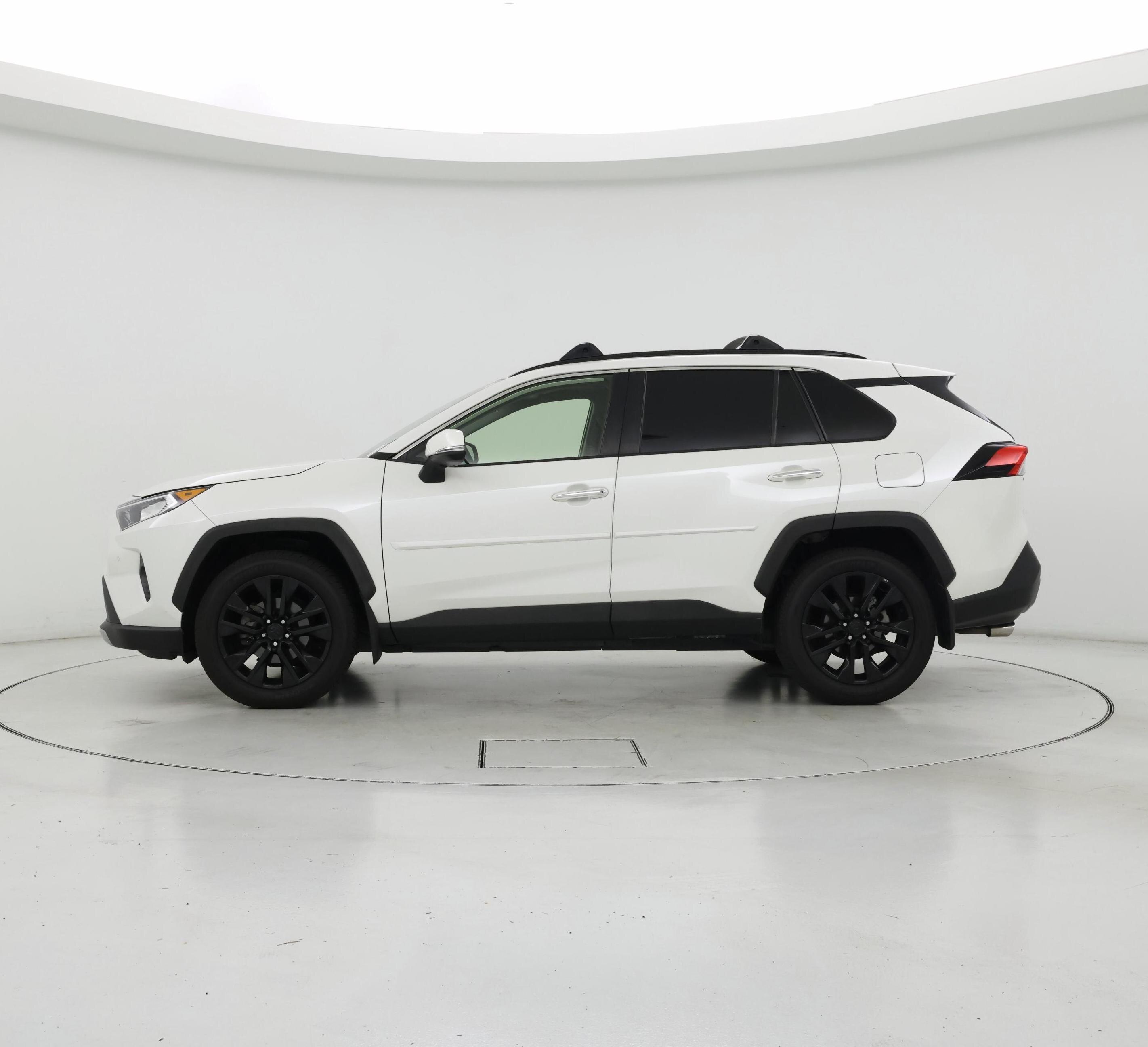 Thumbnail: 2020 Toyota RAV4 - 3