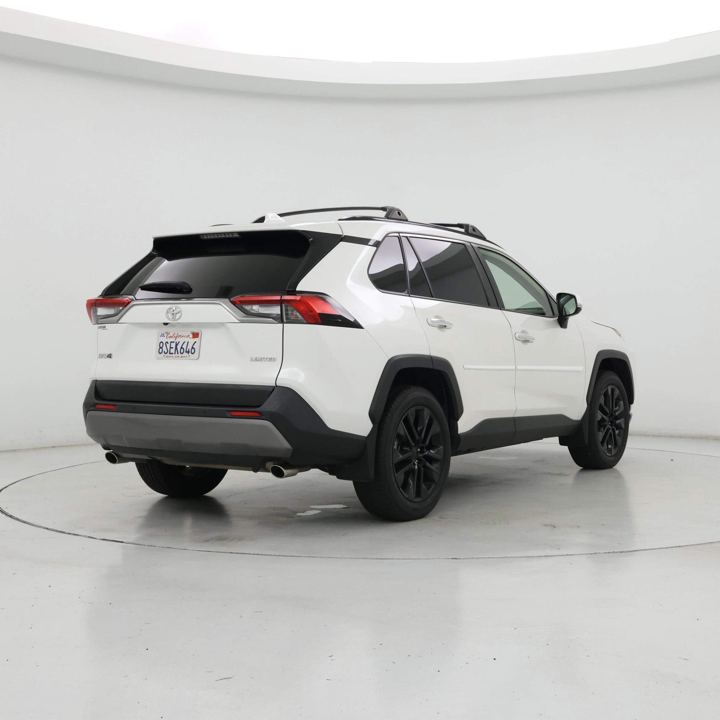 Thumbnail: 2020 Toyota RAV4 - 8