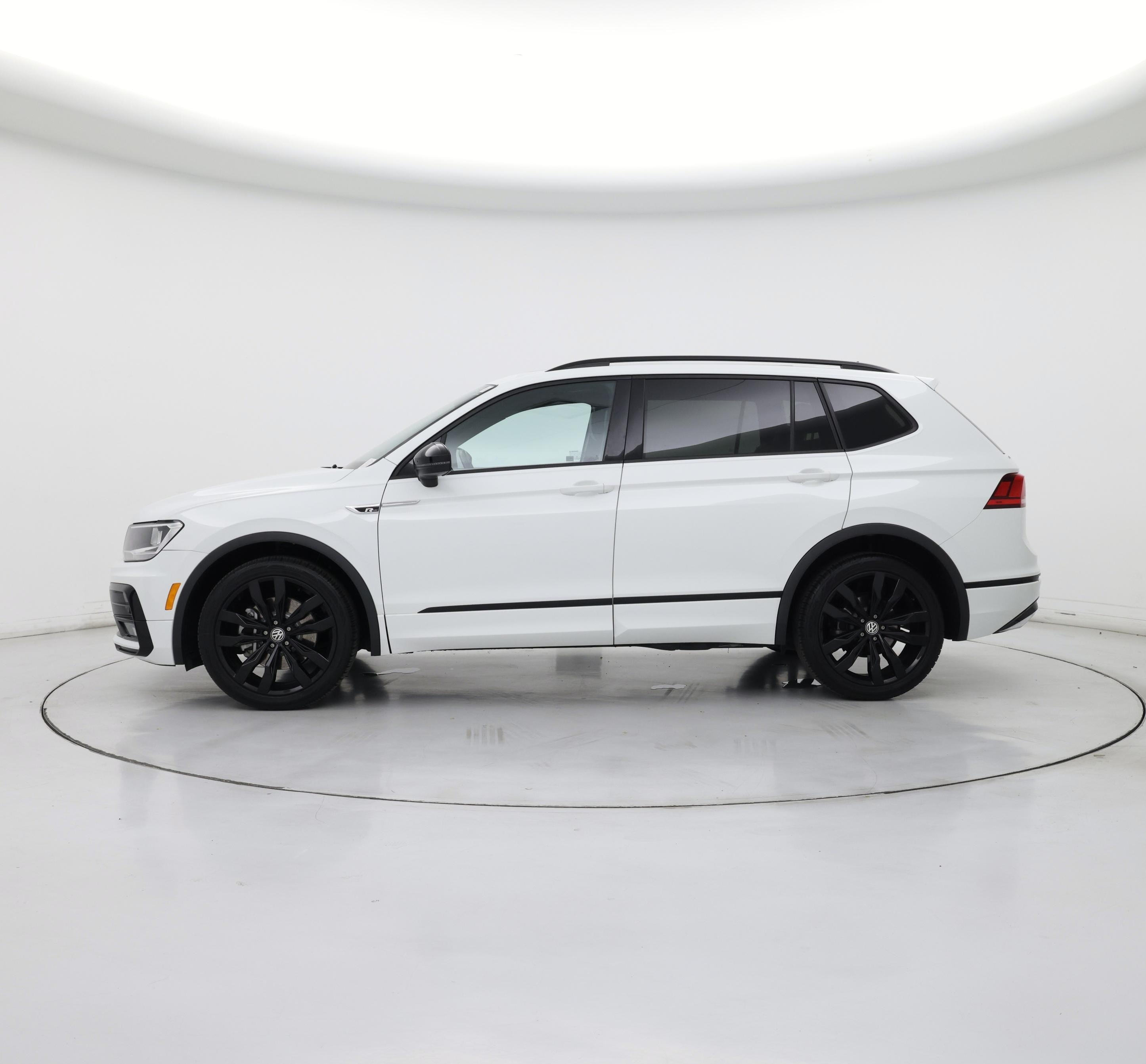 Thumbnail: 2021 Volkswagen Tiguan - 3